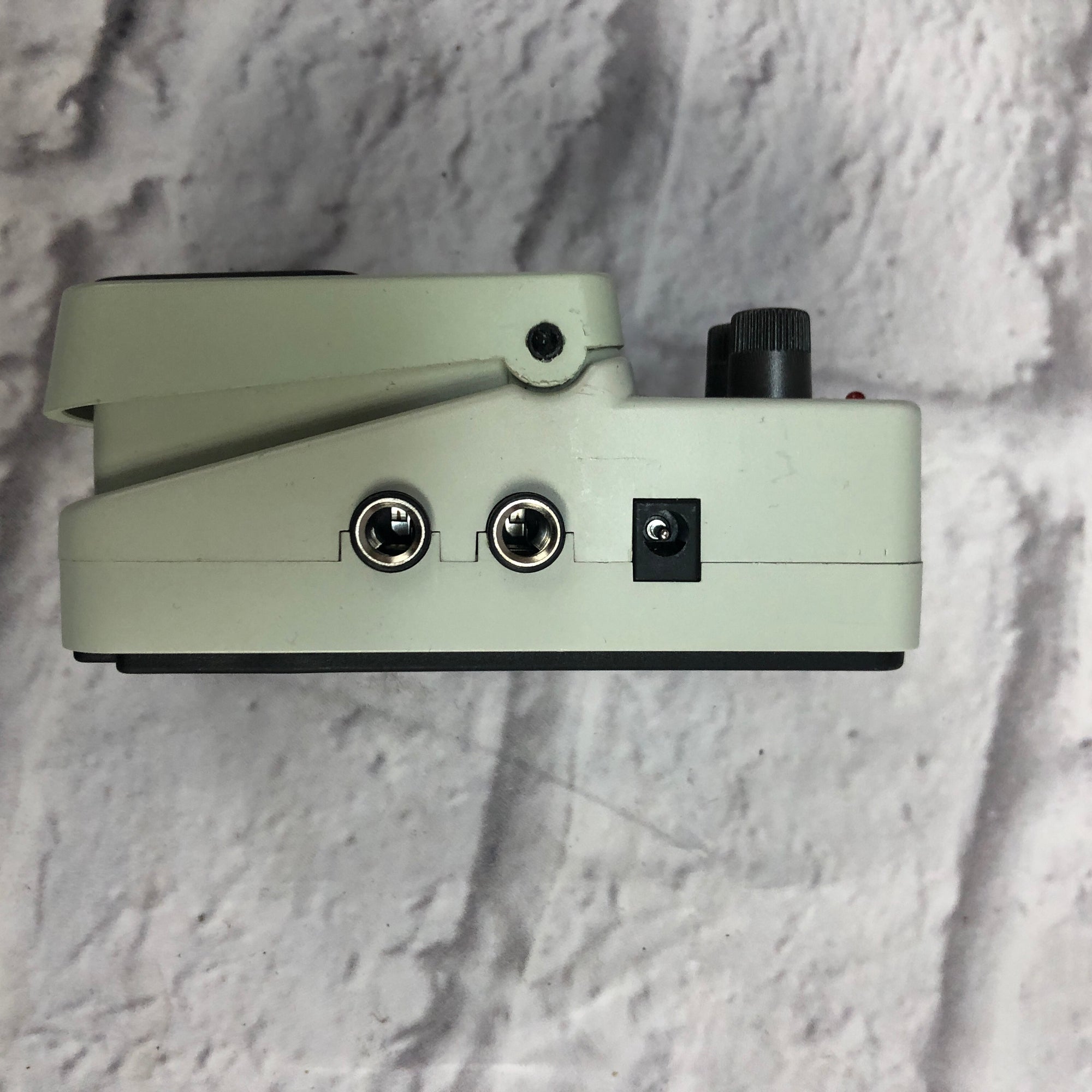 Behringer NR300 Noise Reducer Pedal
