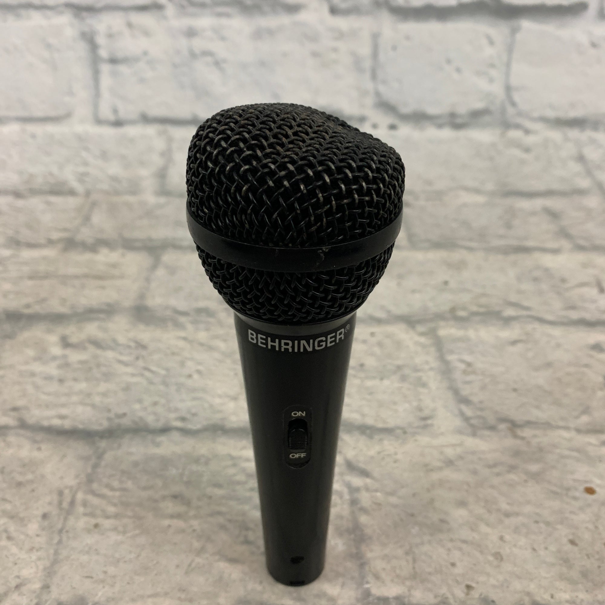 Behringer XM1800S Dynamic Microphone Evolution Music
