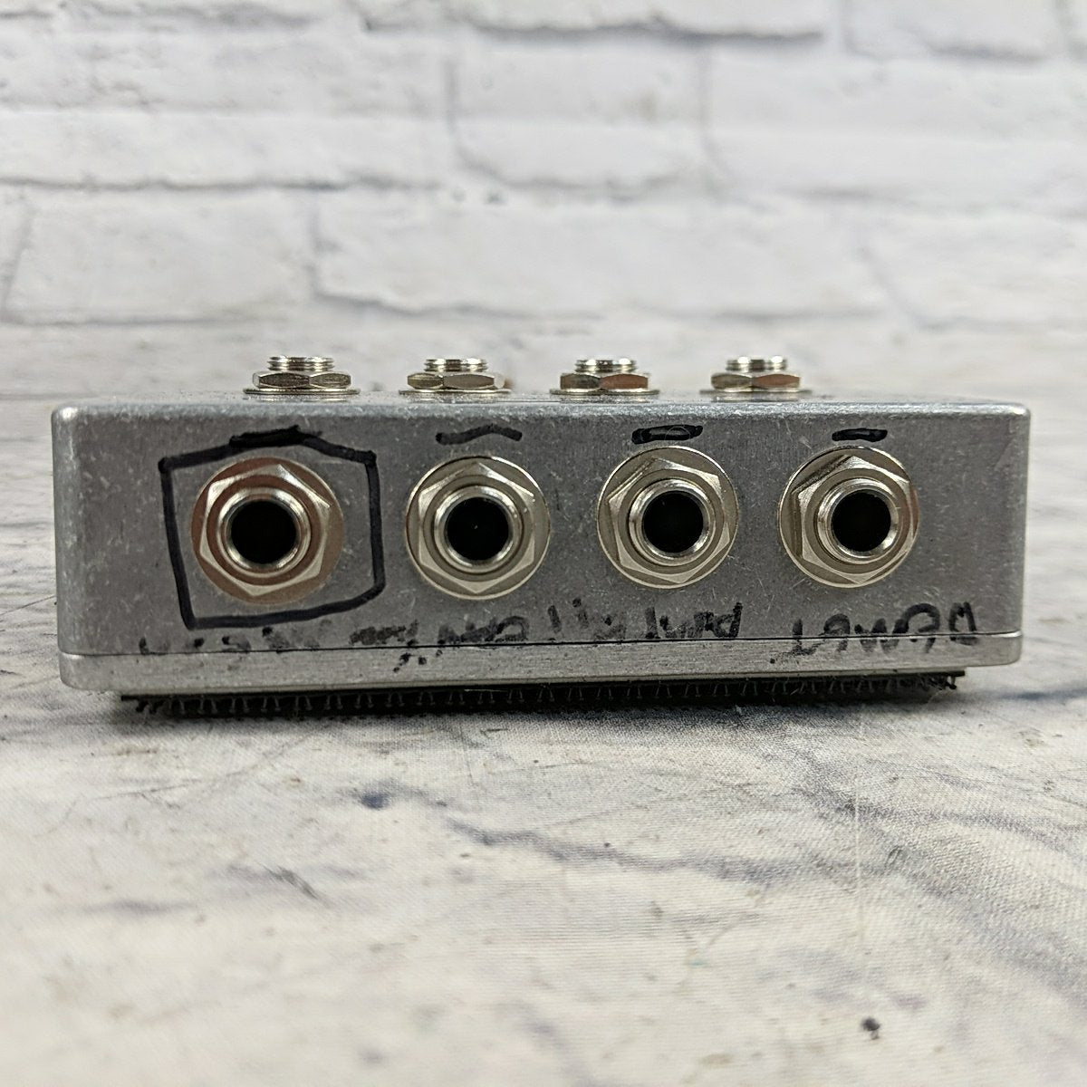 Unknown Pedal Sized Passive Patchbay