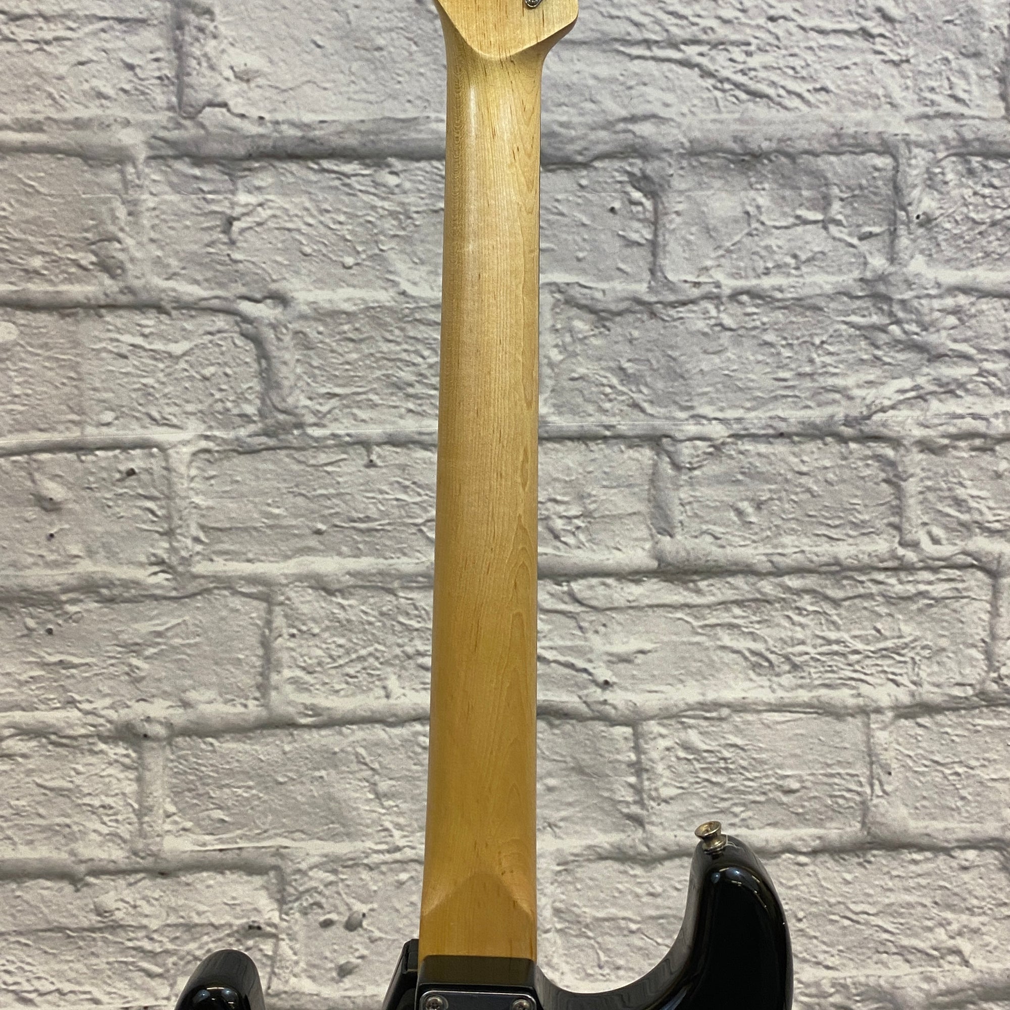 Squier SE Stratocaster Electric Guitar Black