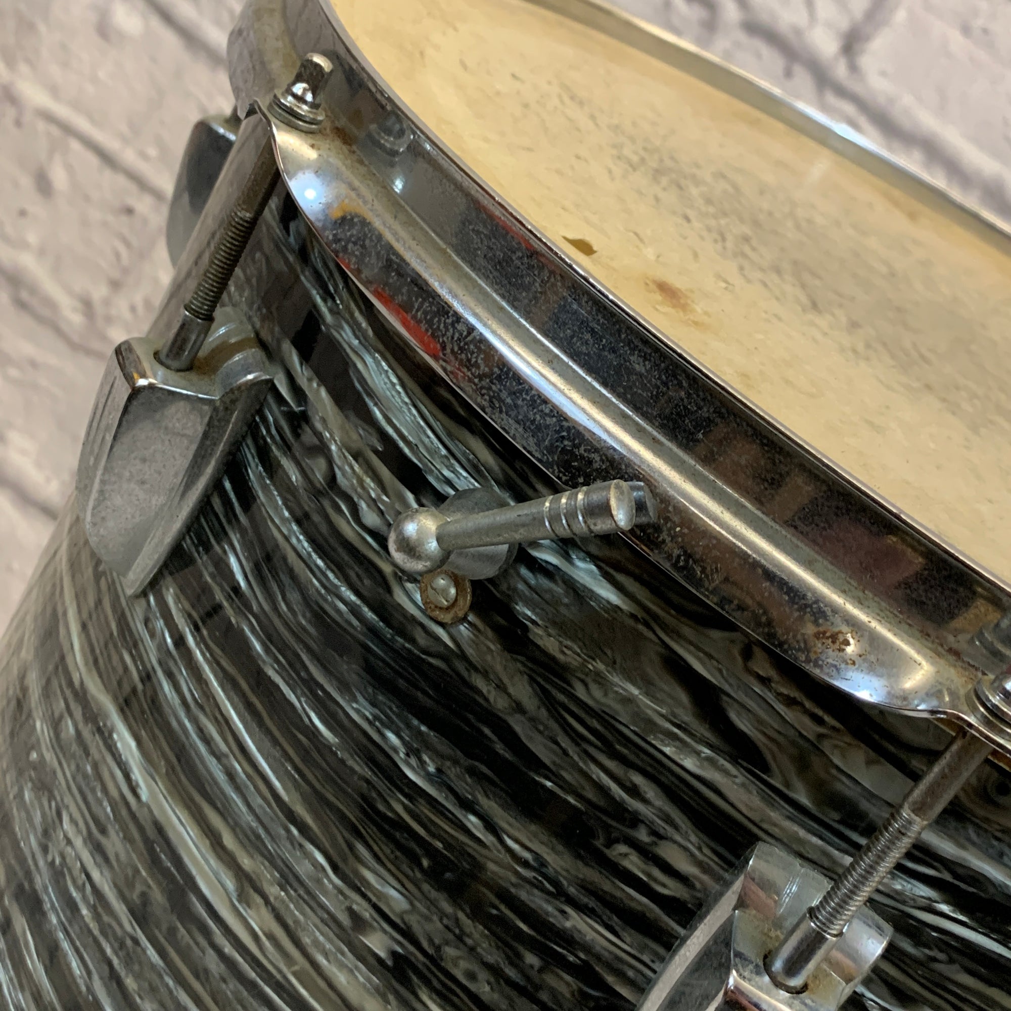 1960s Ludwig 16" Floor Tom Black Oyster Pearl