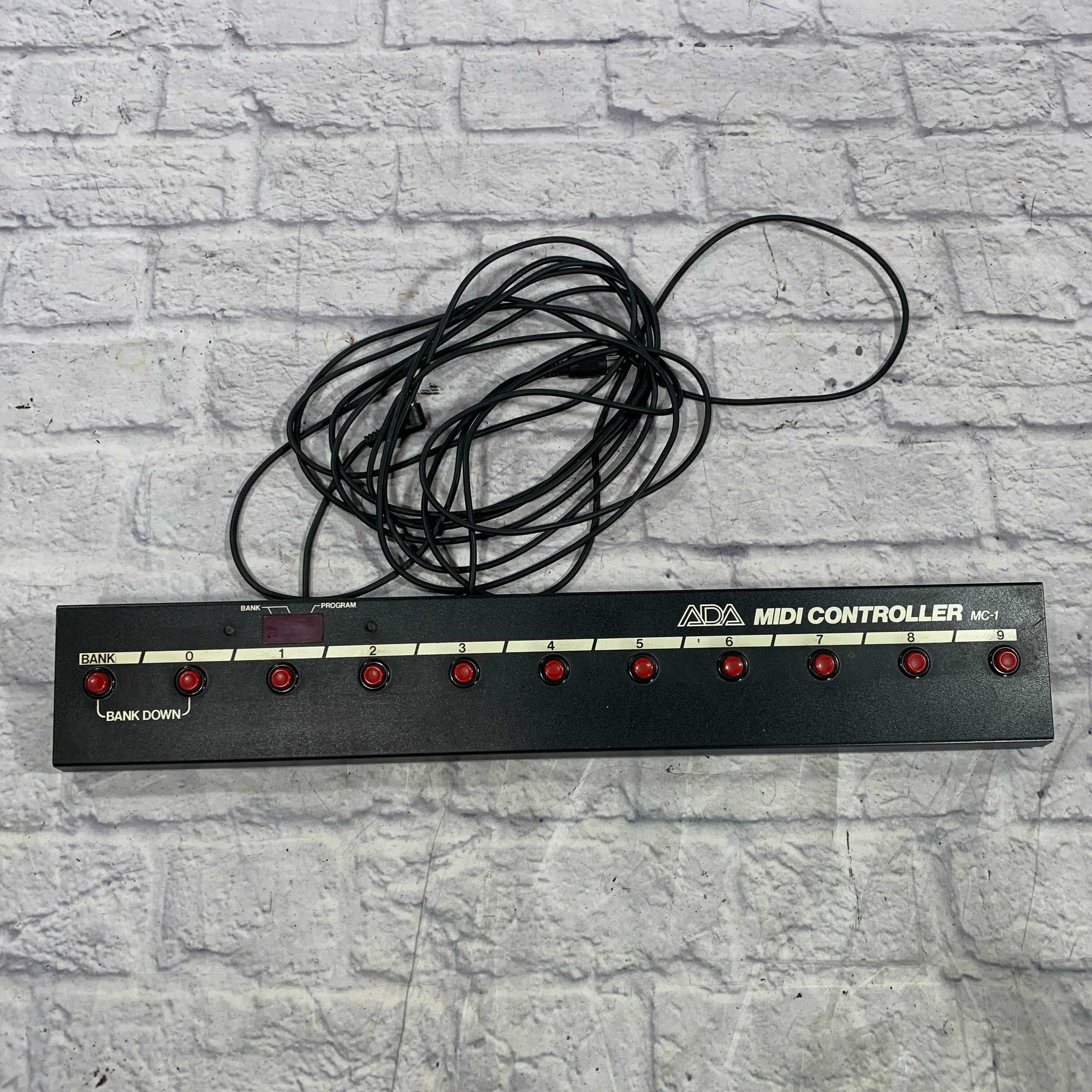 ada mp1 pedal ADA MB-1 Programmable Preamp Bass Head w/ MC-1 Footswitch