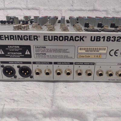 Behringer Eurorack 1832FX Mixer