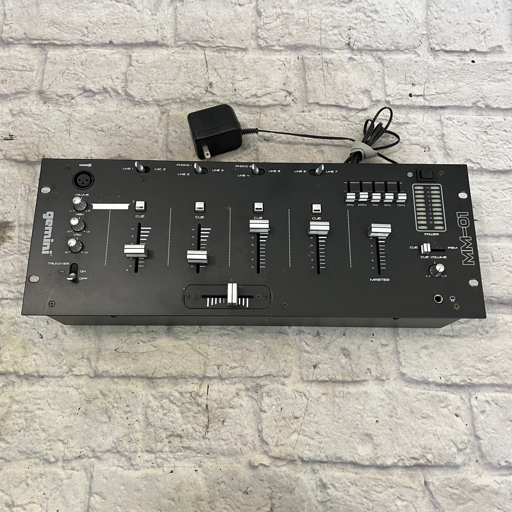 Gemini MM-01 DJ Mixer
