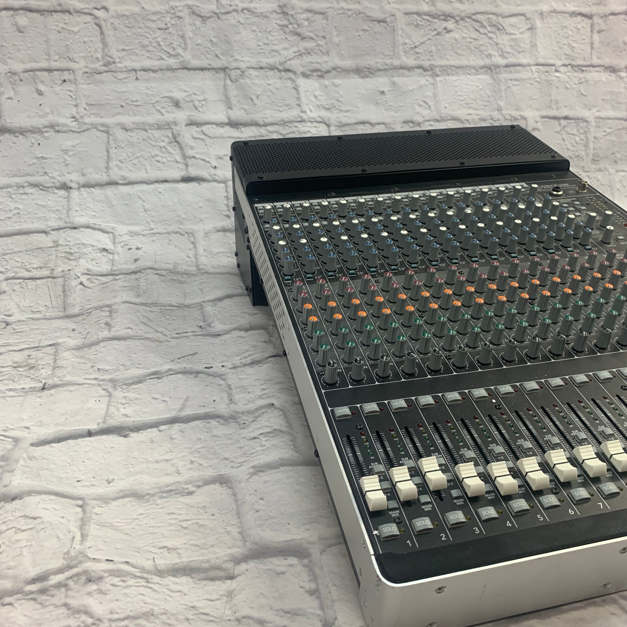 Mackie Onyx 1640i 16 Channel Mixer with Firewire