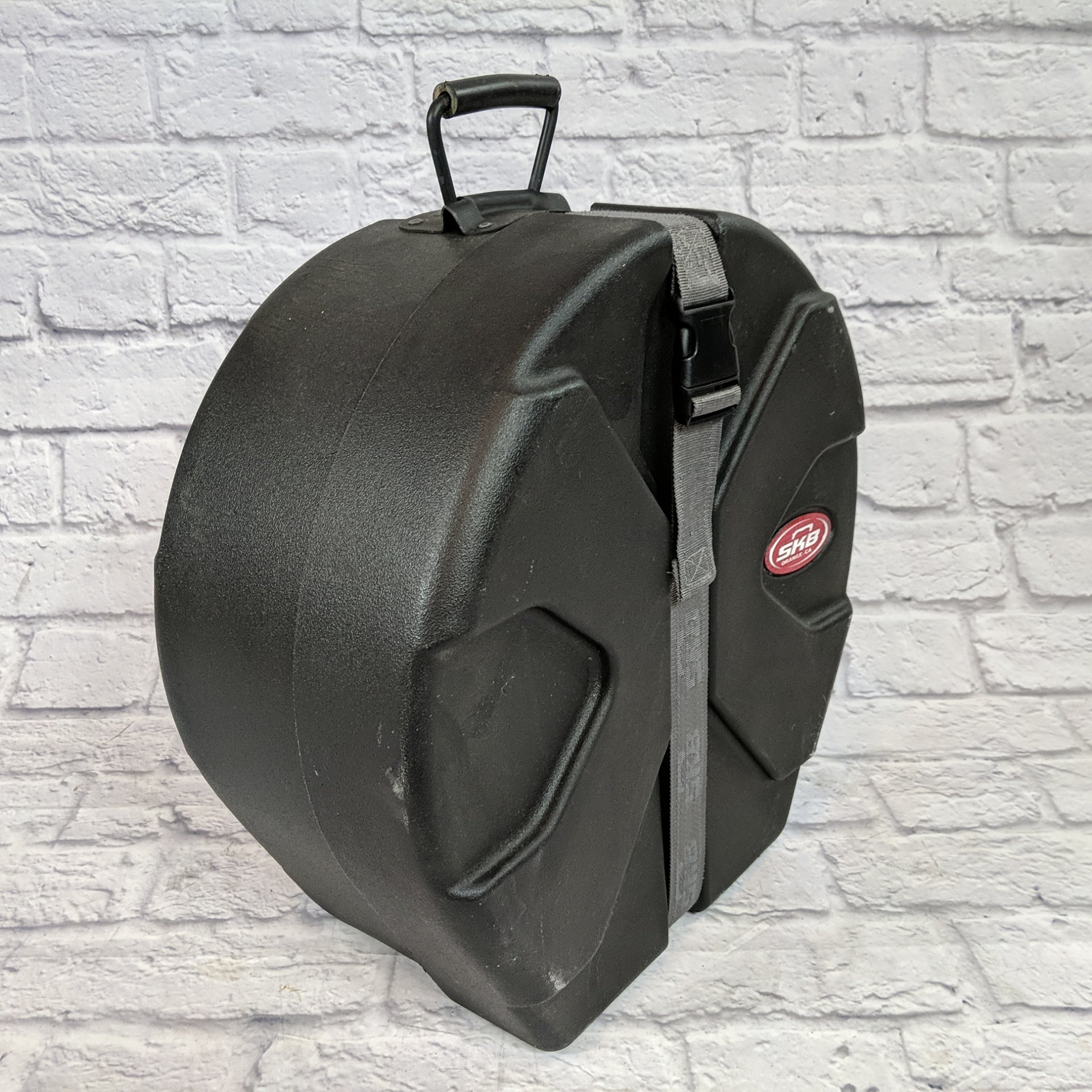 SKB Roto-X Molded 16 x 8" Snare Hard Case with Padded Interior