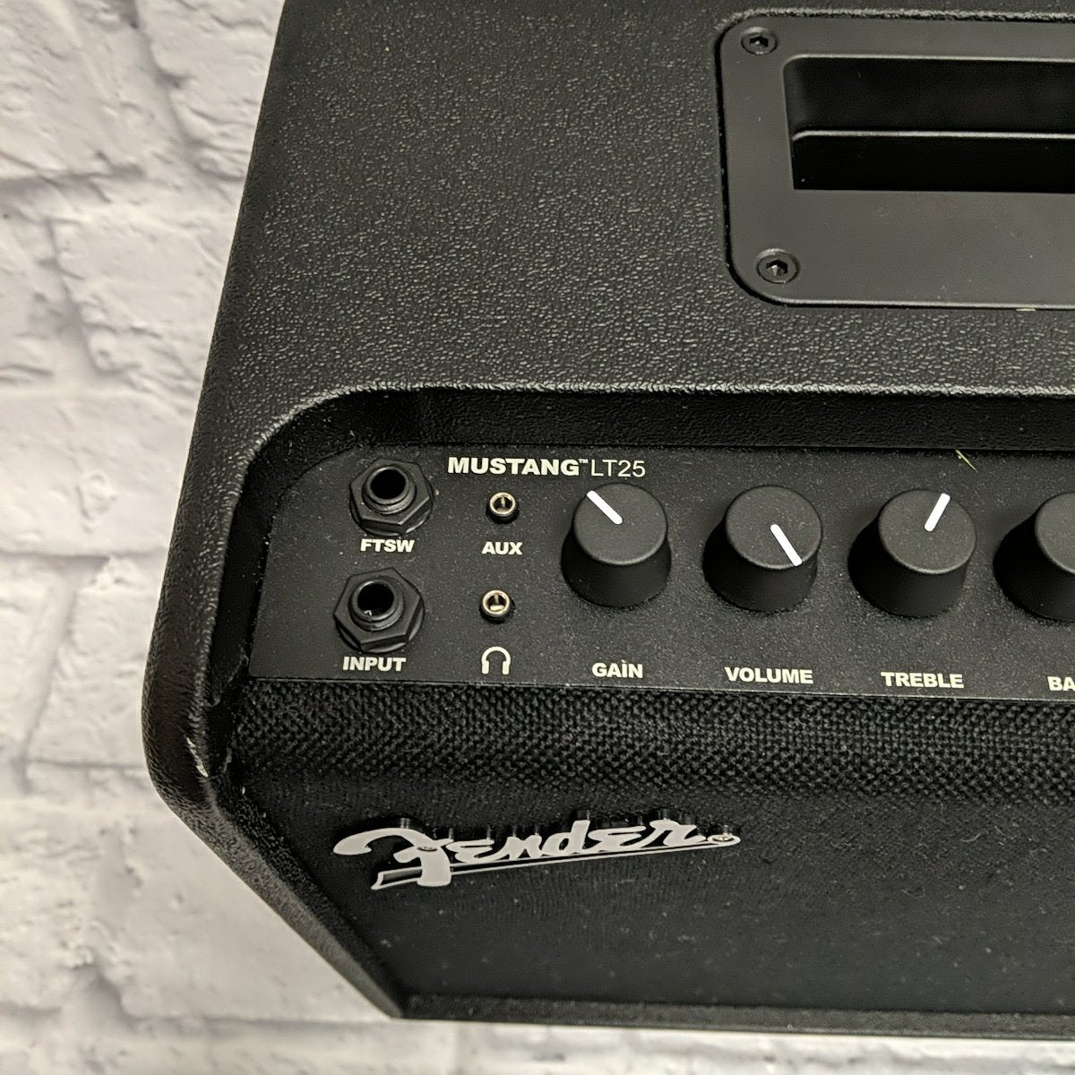 Fender Mustang LT25 25-Watt 1x8" Digital Modeling Guitar Combo