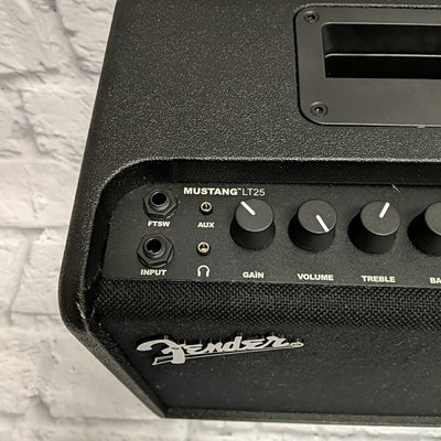 Fender Mustang LT25 25-Watt 1x8" Digital Modeling Guitar Combo