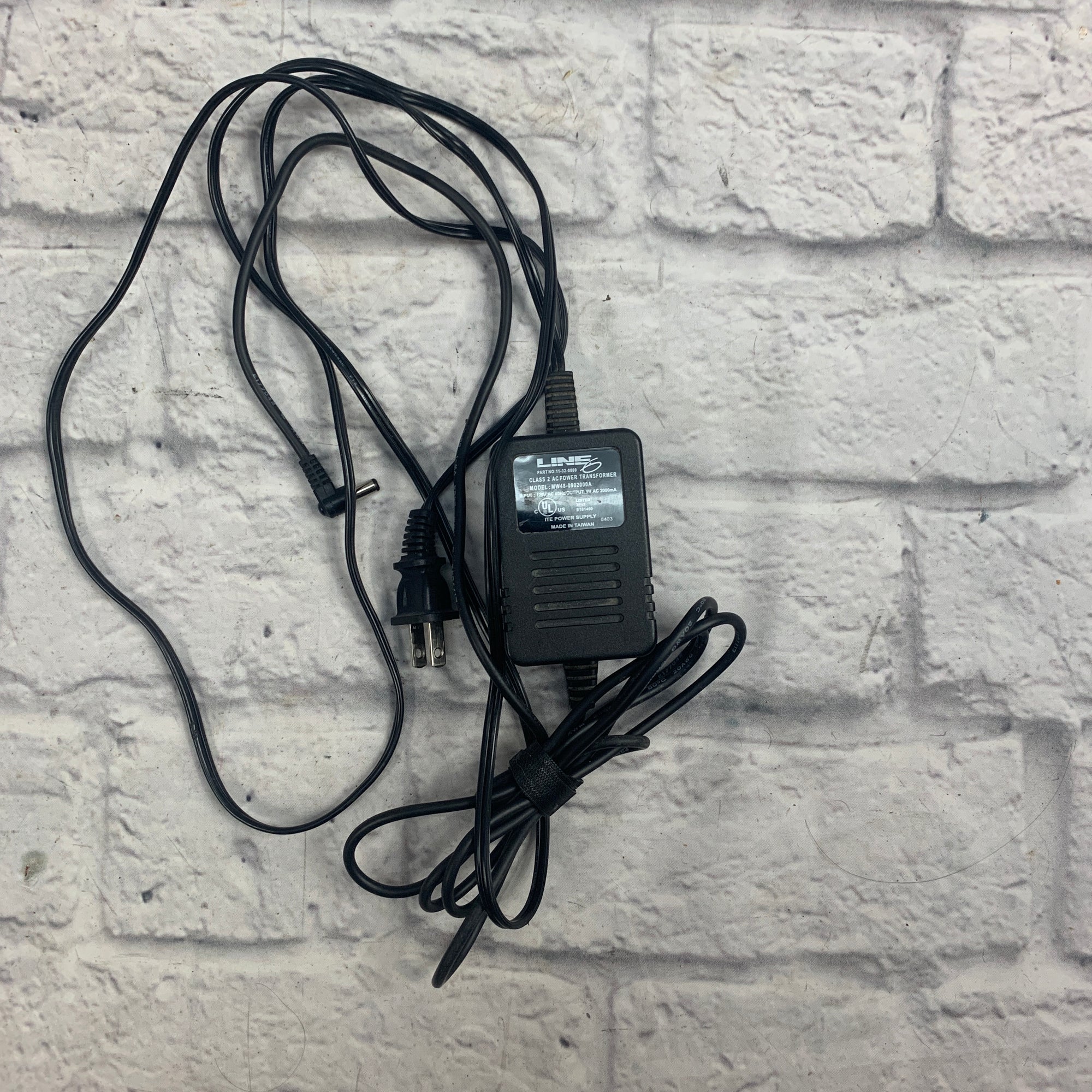 Line 6 Bass Pod with Power Supply