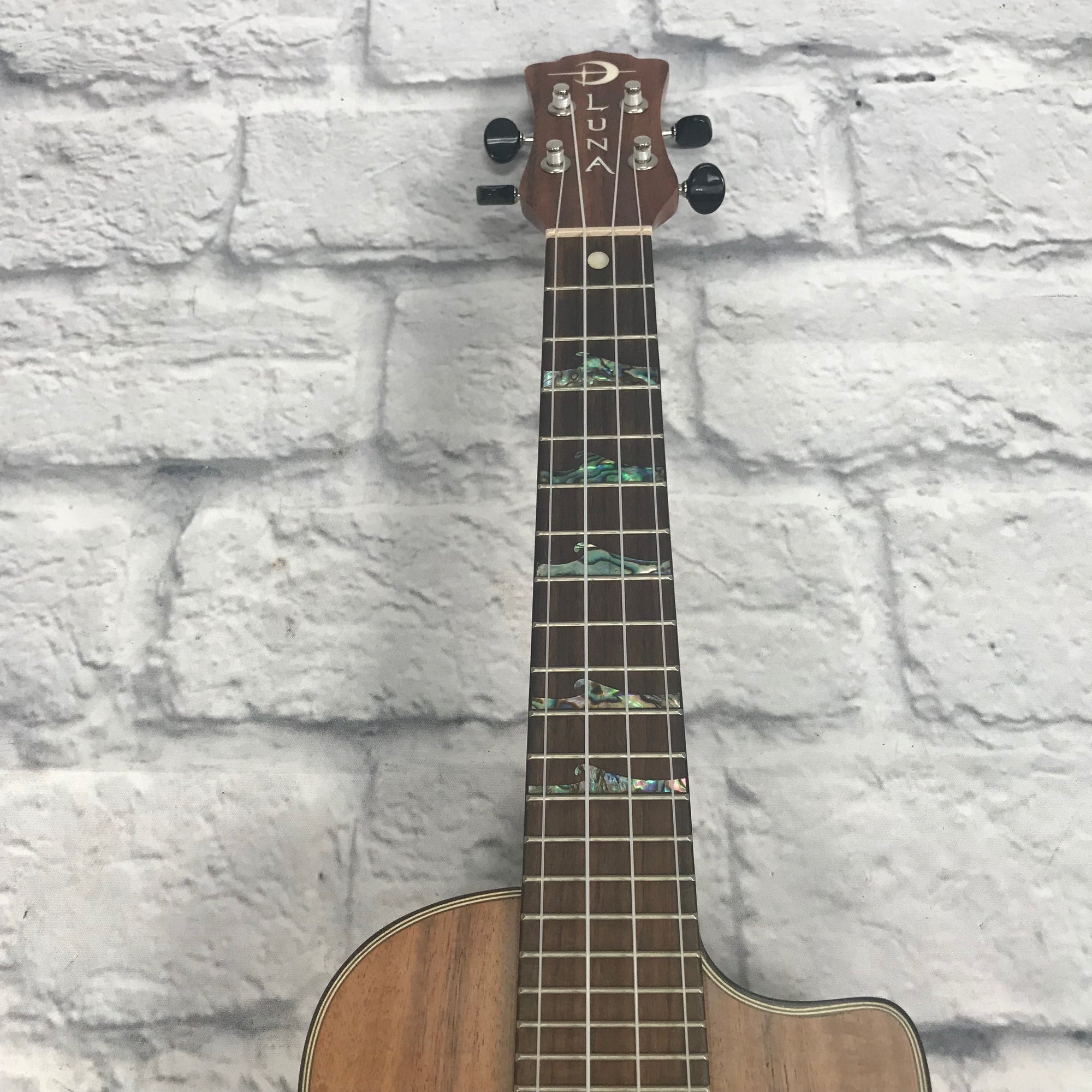 Luna HTC Koa Ukulele