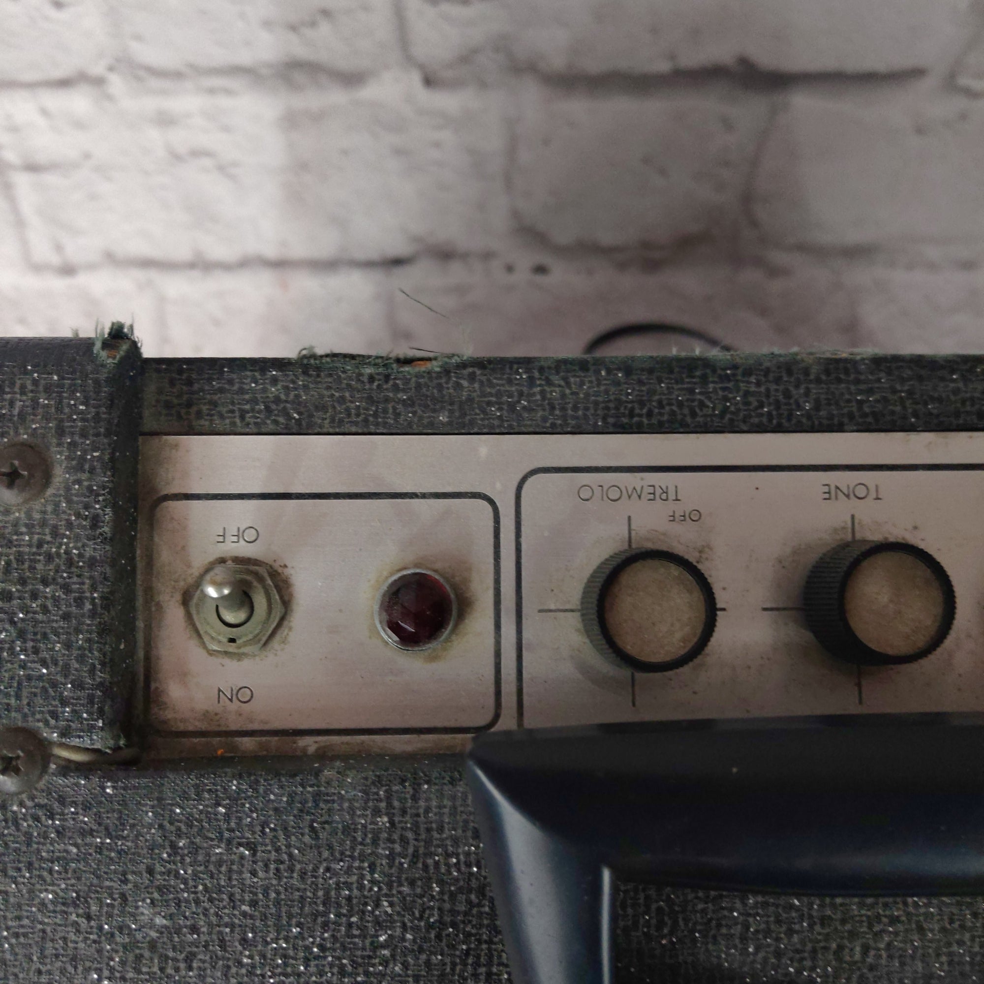 Univox U45 Bass Guitar Combo Amp for parts AS IS