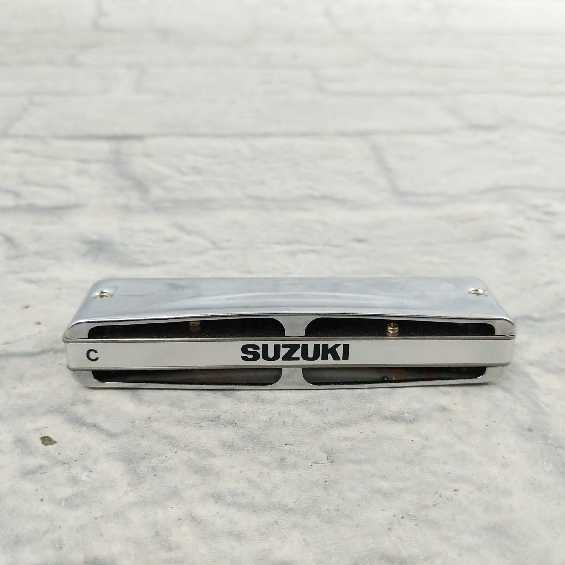 Suzuki Pro Master MR350 Valved Harmonica in C - Evolution Music