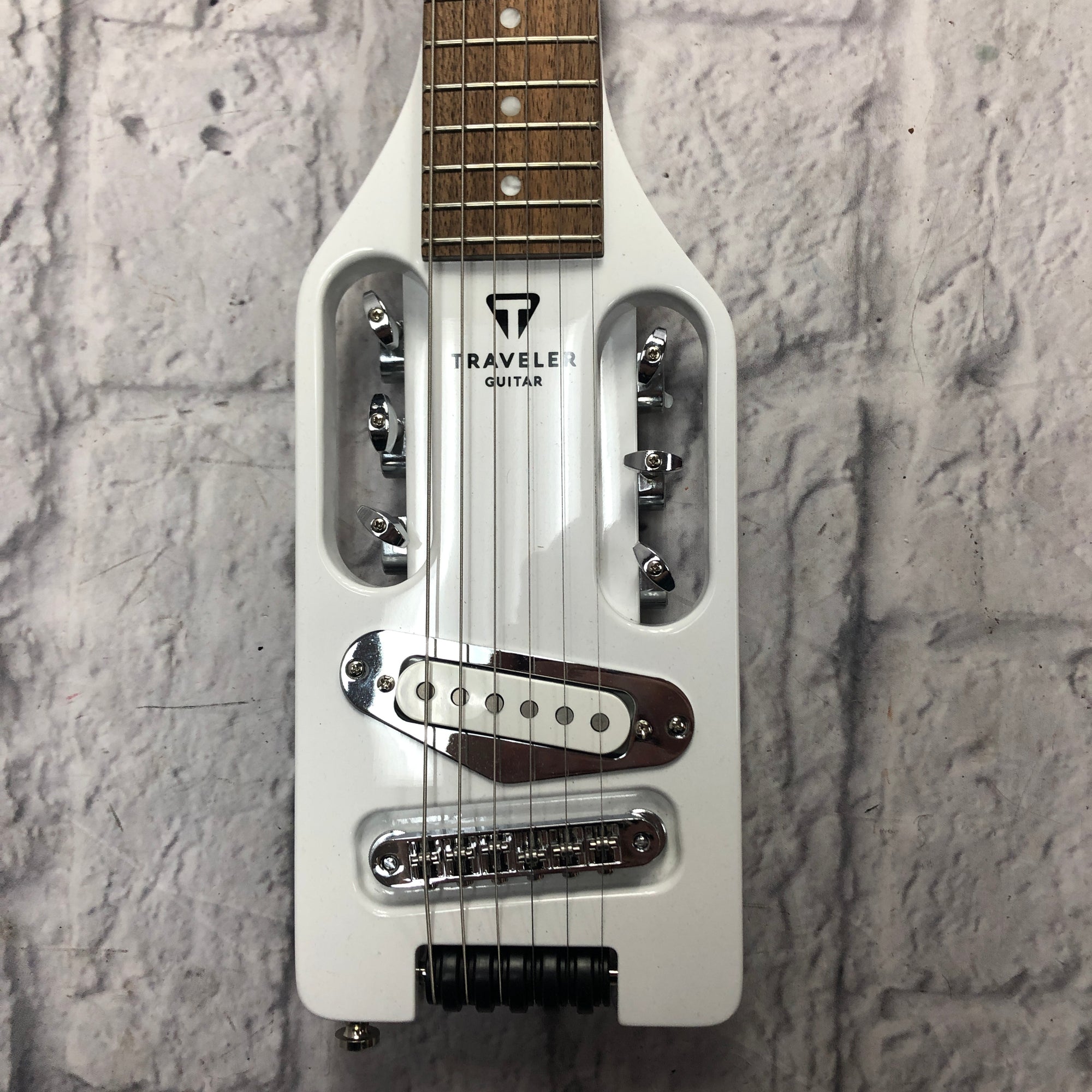 Traveler Ultra-Light White Electric Guitar