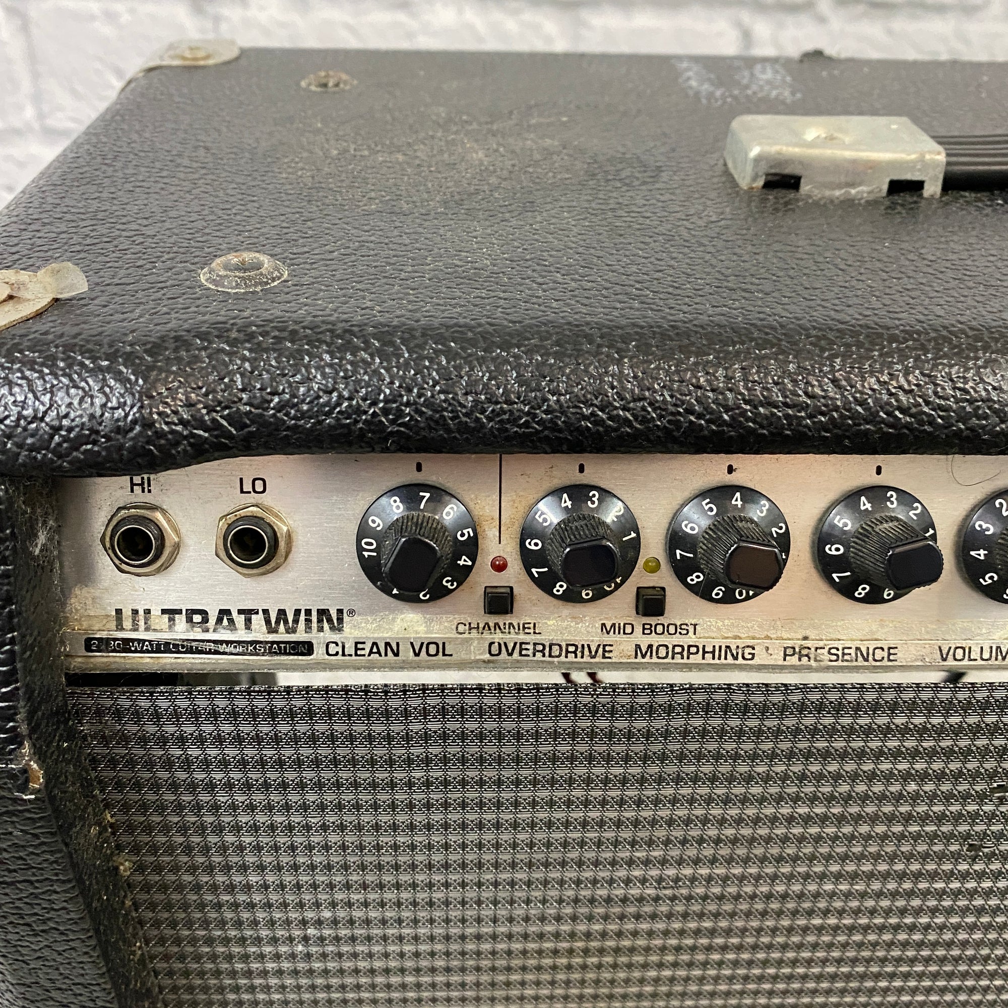 Behringer Ultratwin GX210 Guitar Combo Amp