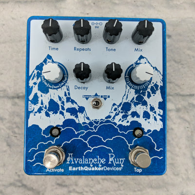 EarthQuaker Devices Avalanche Run Stero Delay and Reverb