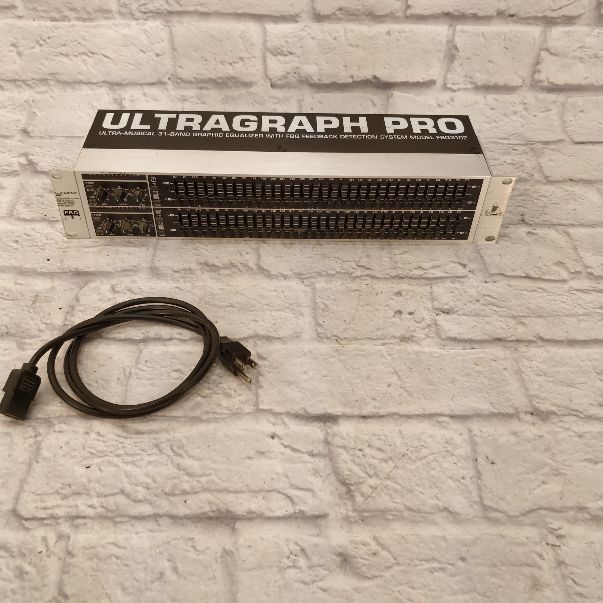 Behringer Ultragraph Pro FBQ3102 - 31-band Stereo Graphic EQ