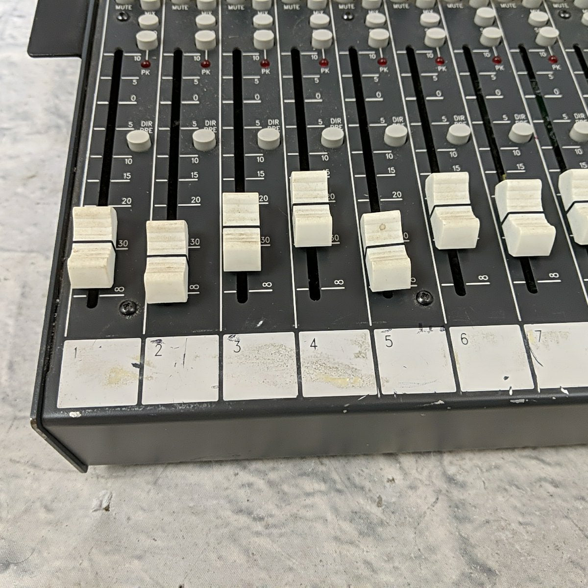 Soundcraft Spirit FX16 16 Channel Rackmountable Mixer with Lexicon Effects