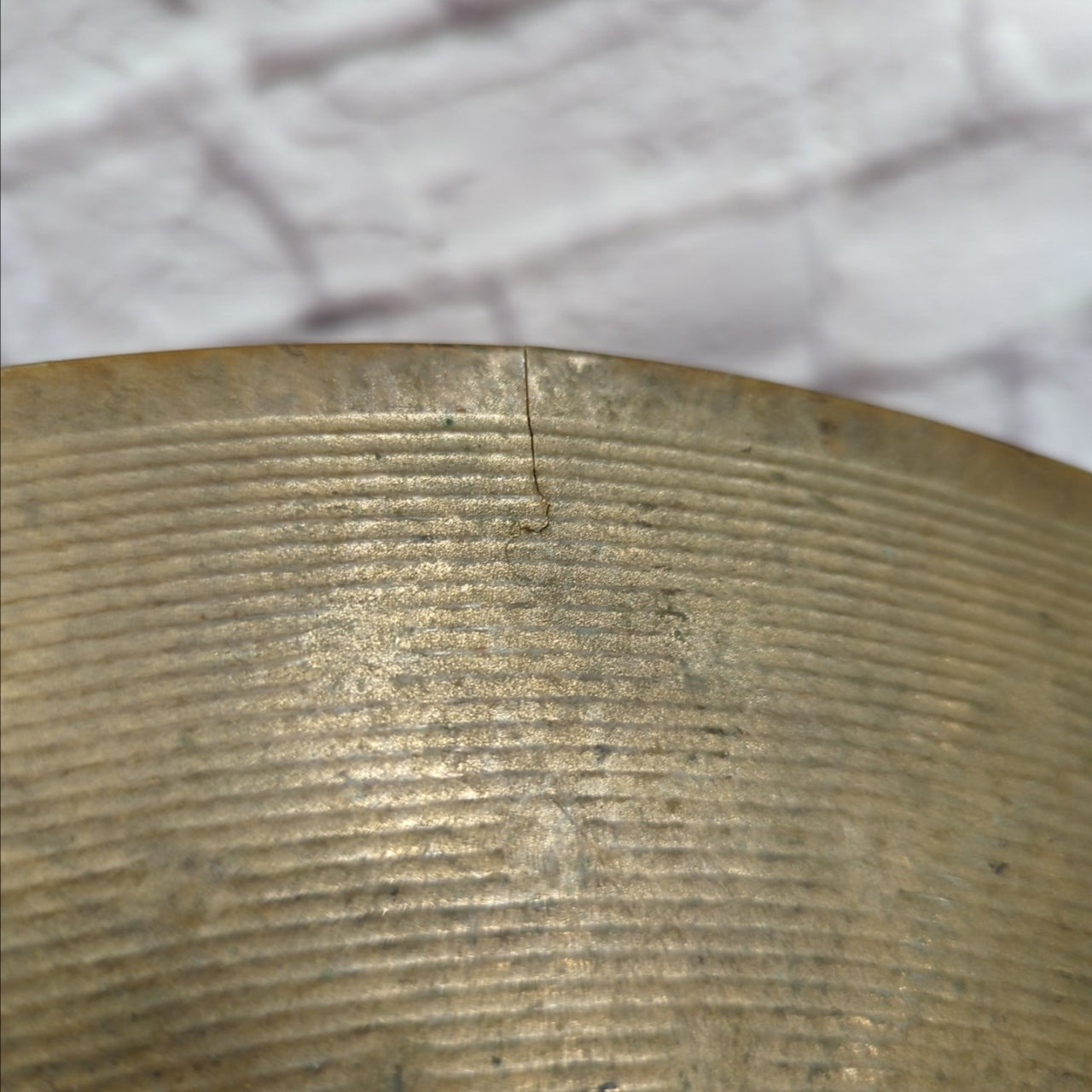 Zildjian 18 ZBT Crash Ride Cymbal Cracked