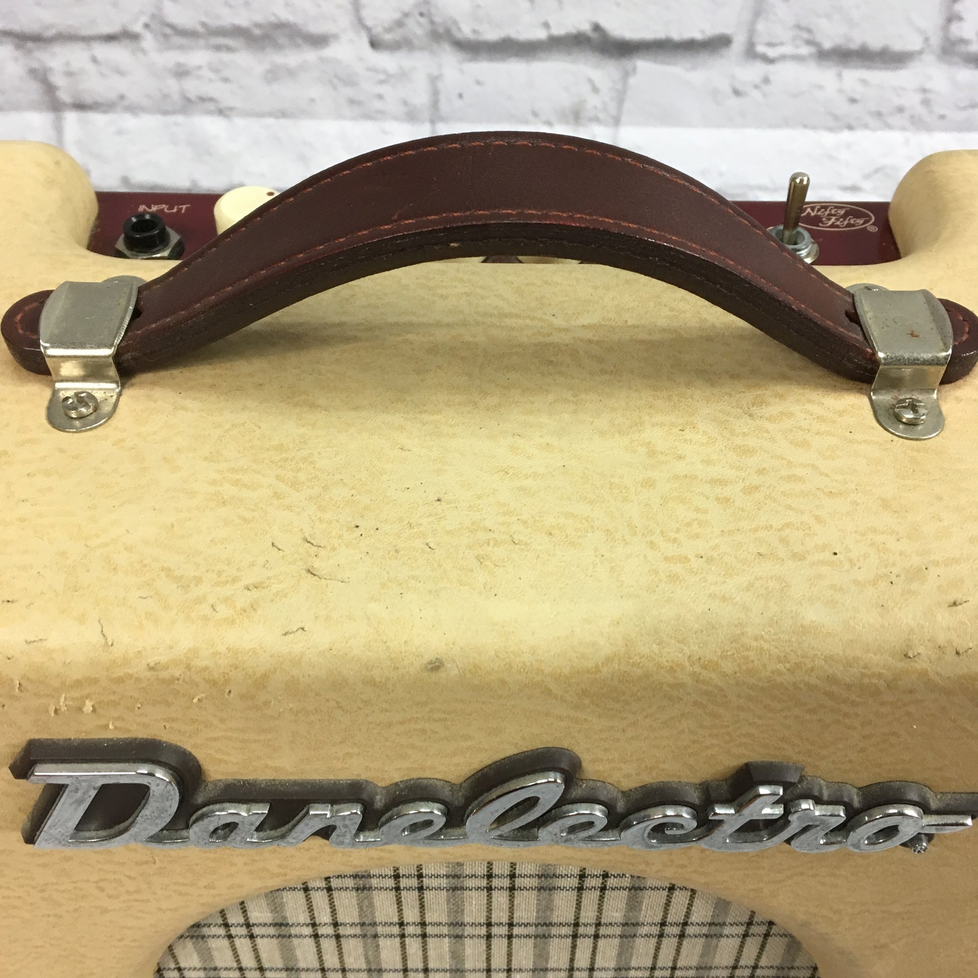 Danelectro Nifty Fifty Solid State Guitar Combo