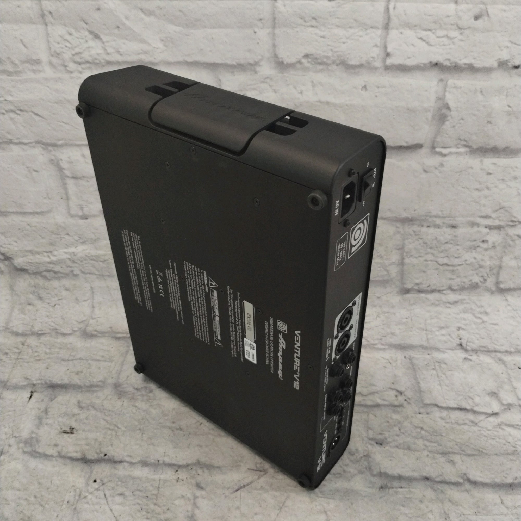 Ampeg Venture v12 Bass Head