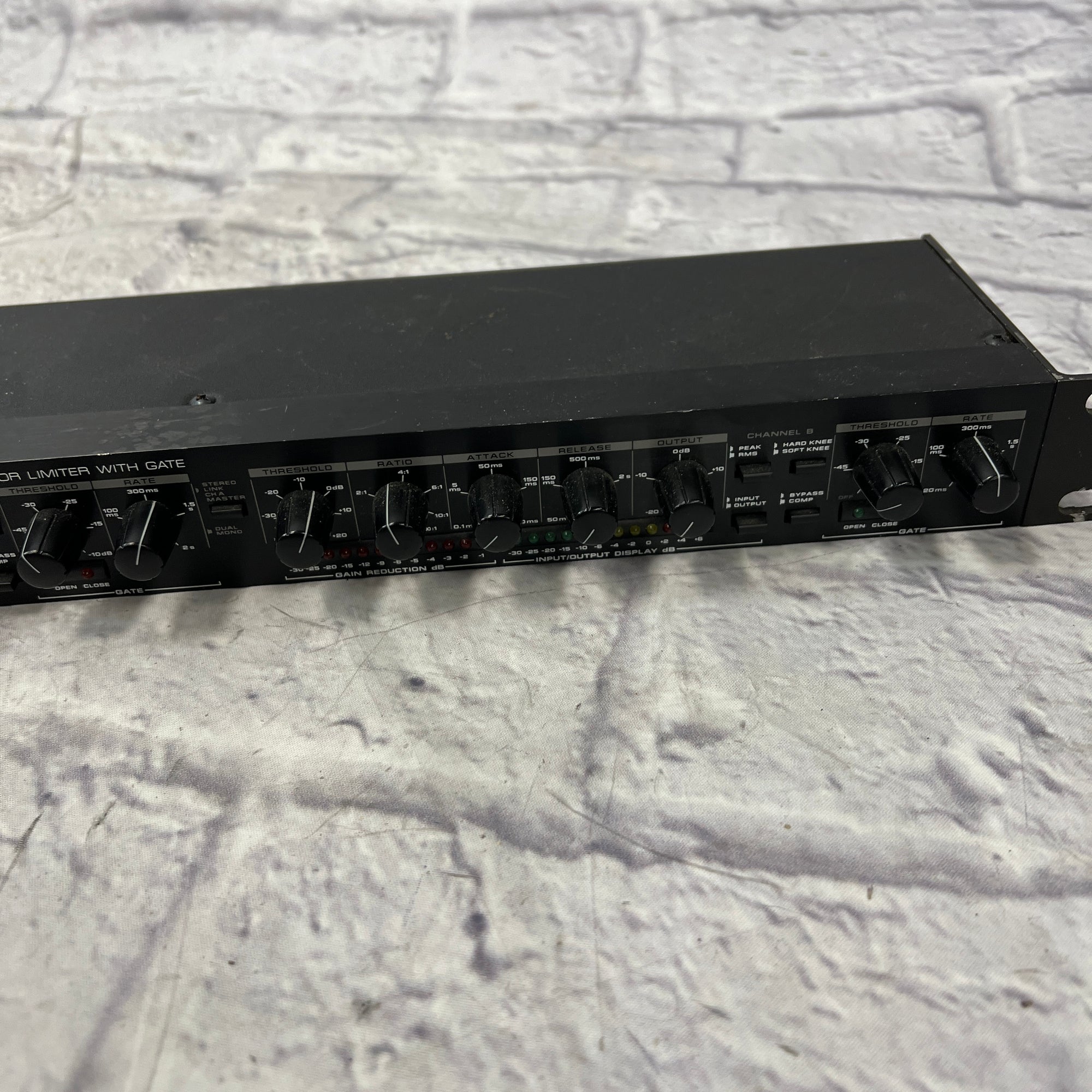 Alesis 3630 Compressor NO POWER SUPPLY INCLUDED