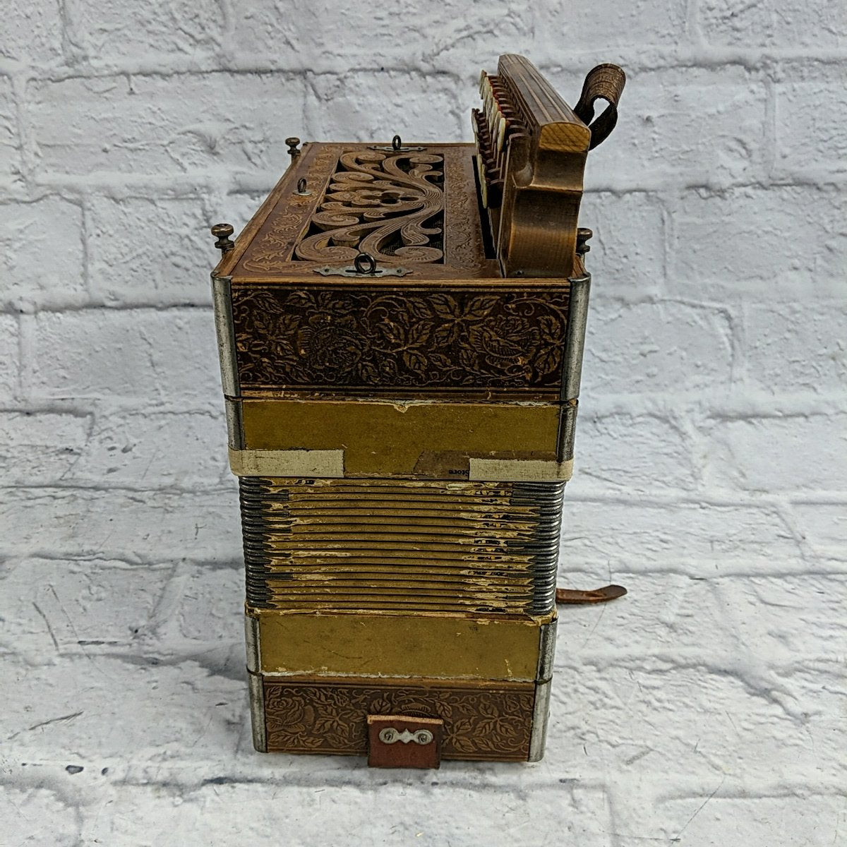 Concertone 20 Key 8 Button Steel Reed Series Button Accordion