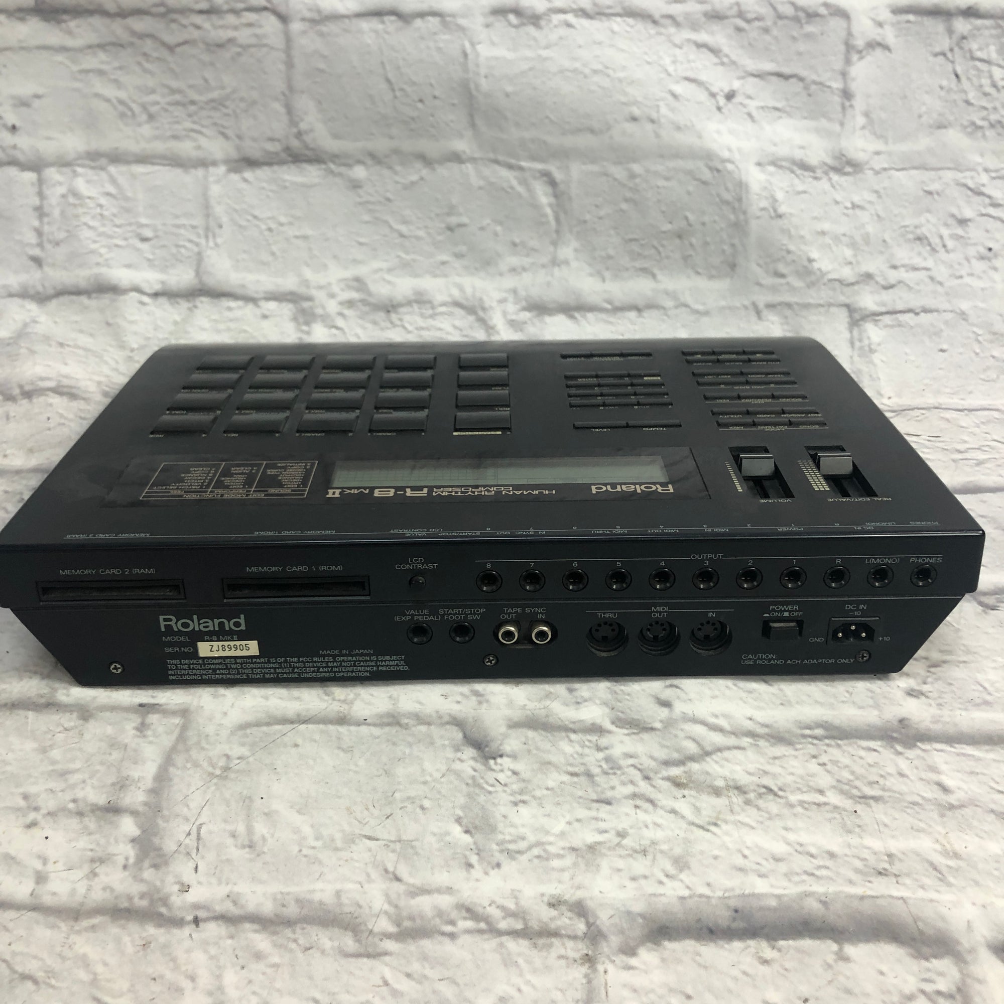 Roland R8 mkII Drum Machine - Evolution Music