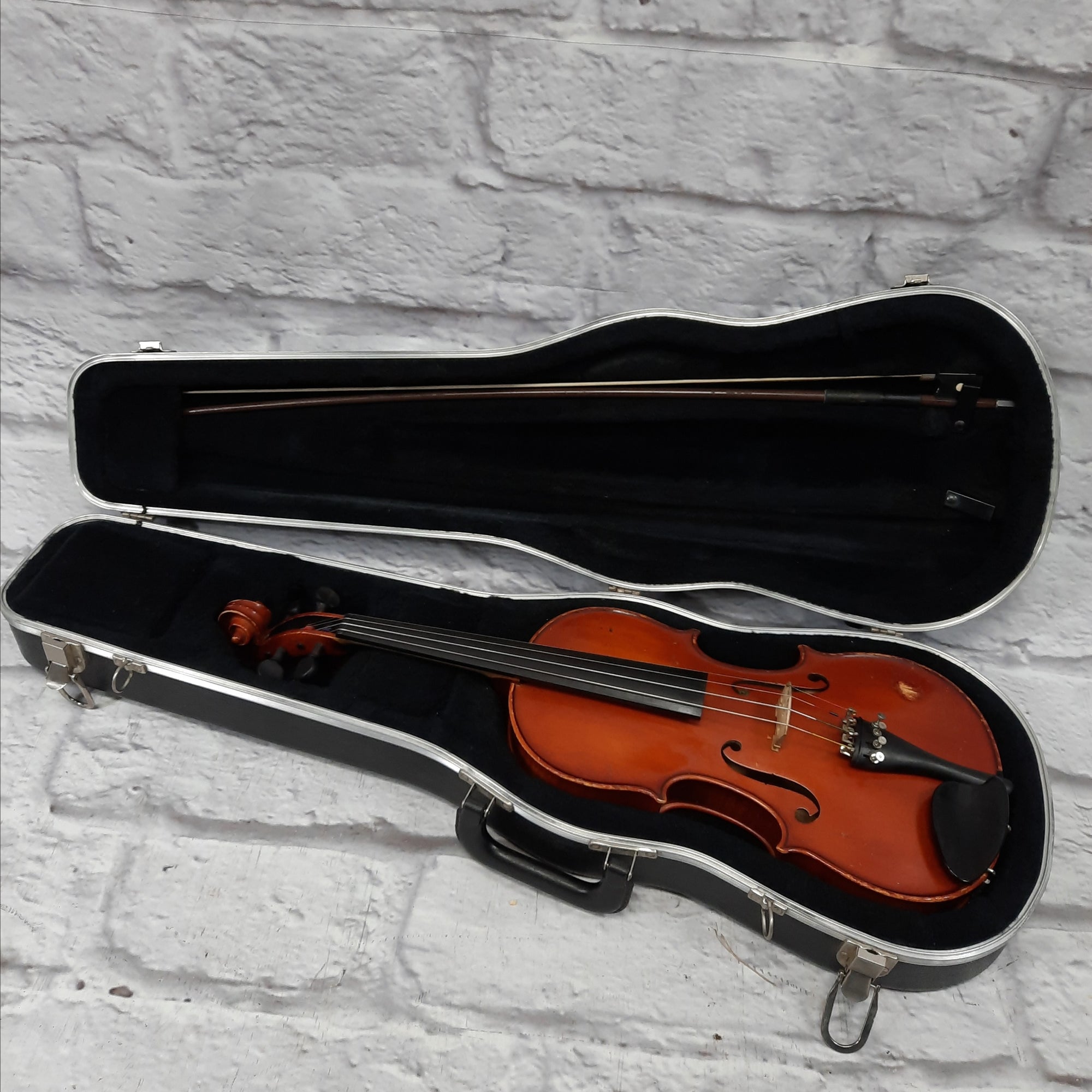 Fritz Strausberg VL2--44 Violin (With Case)
