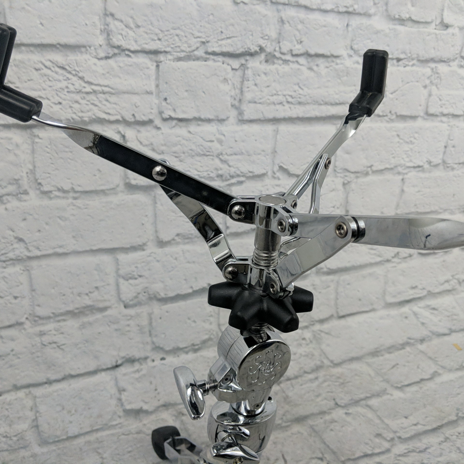 Sakae SS200D Double Braced Snare Stand