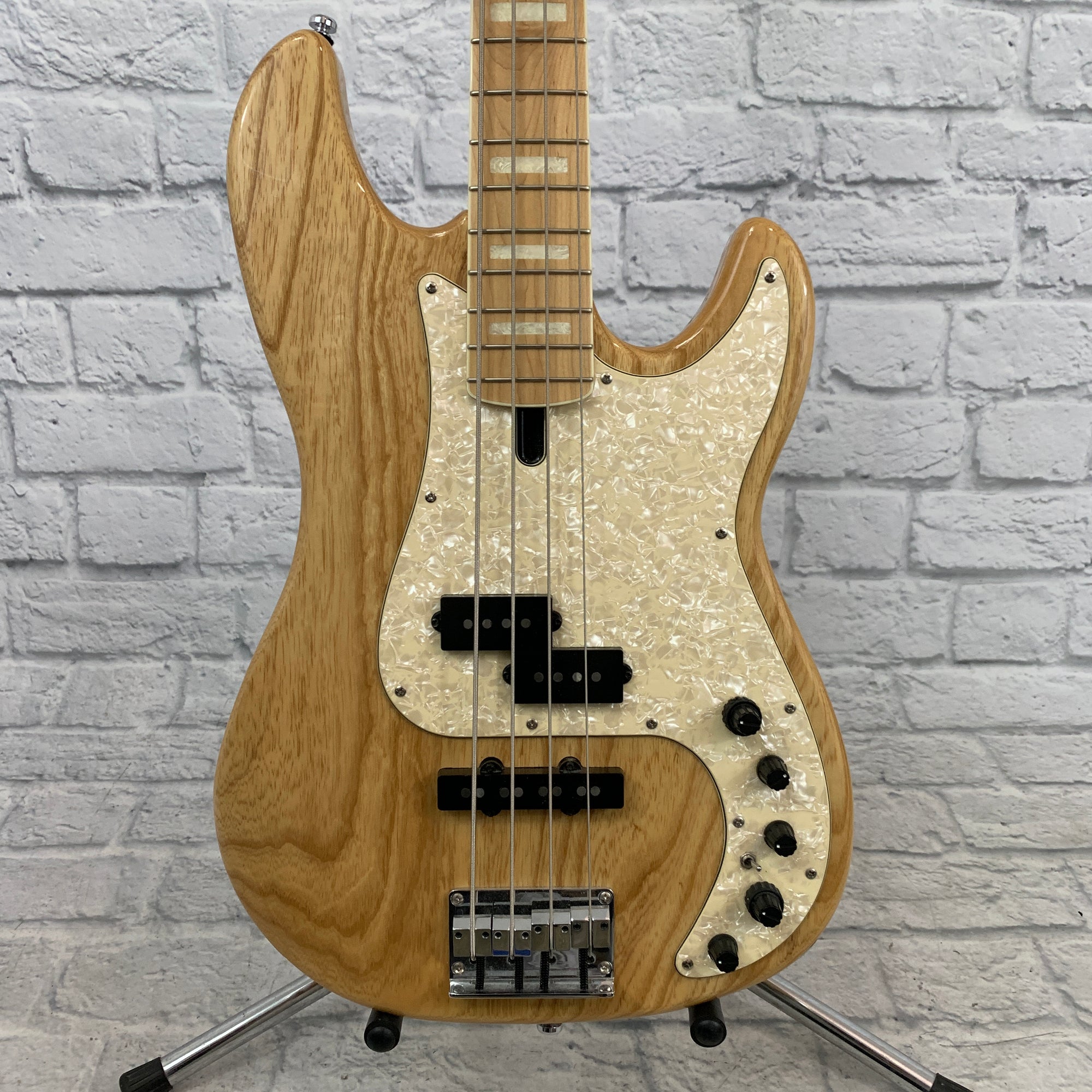 Sire Marcus Miller P7 4-String Bass Guitar Swamp Ash