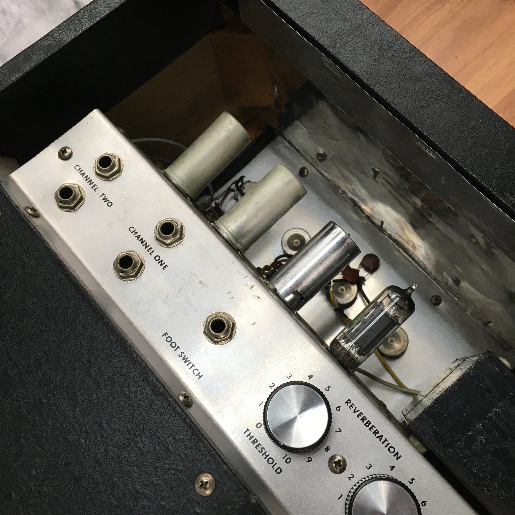 Vintage 1960s Silvertone 1474 Twin Twelve Combo Amp