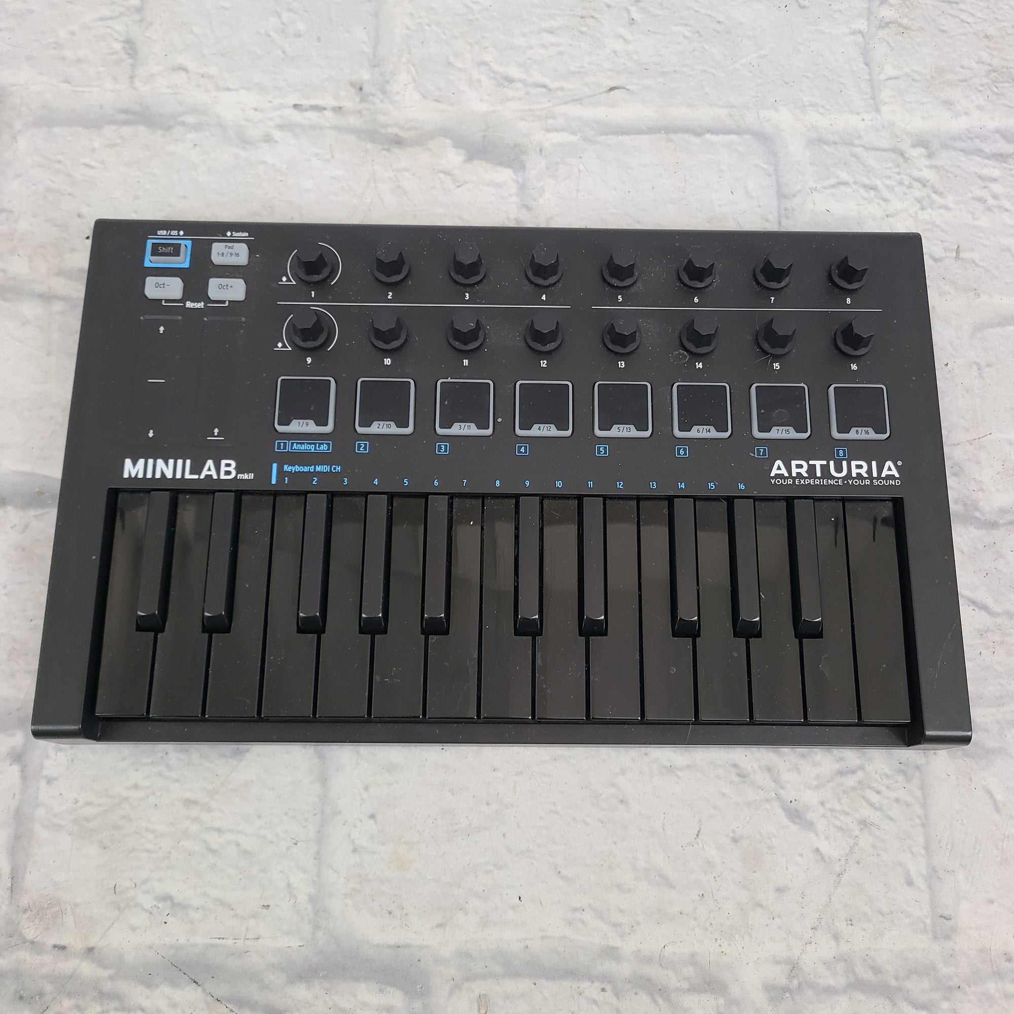 Arturia Minilab MKII Midi Controller