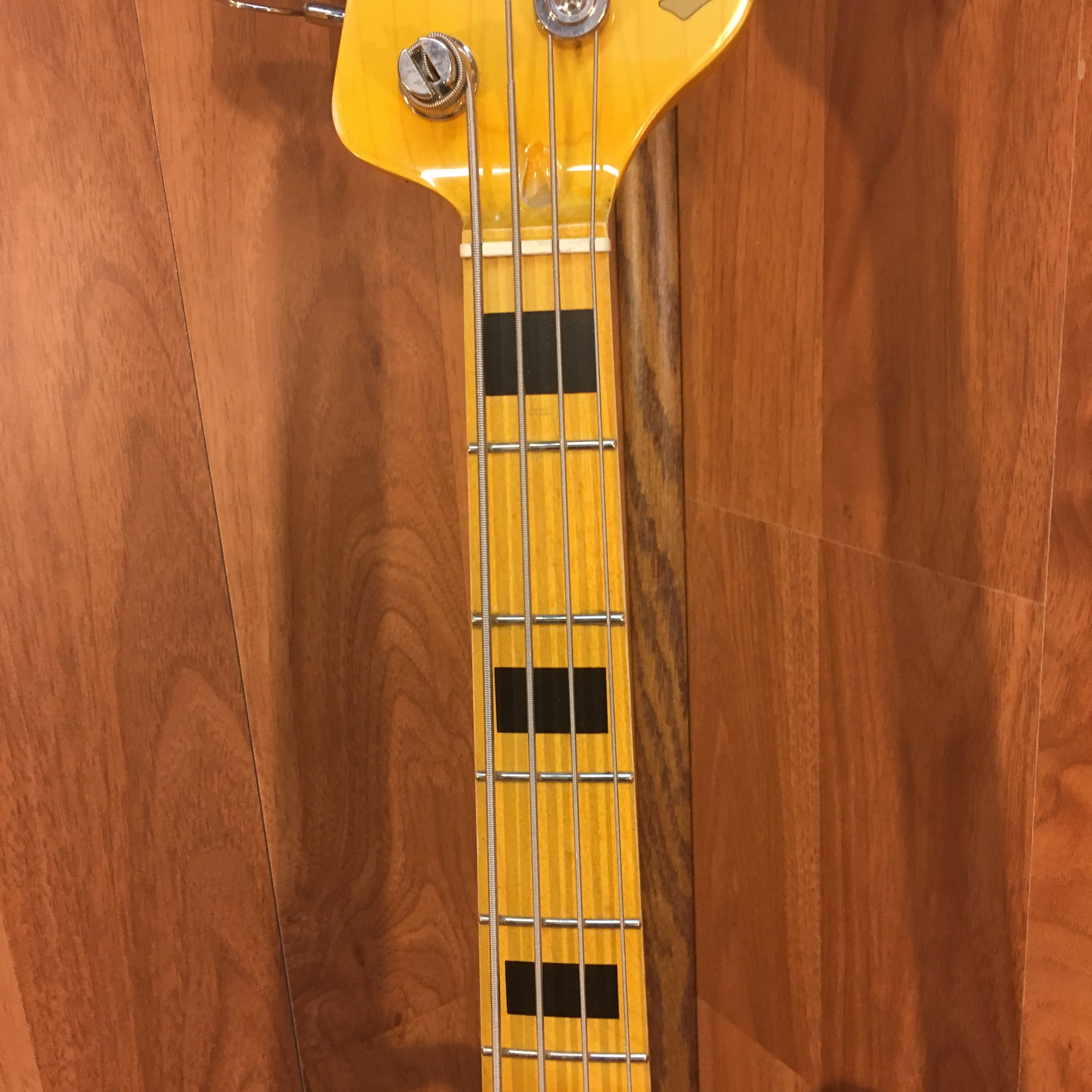 ** Vintage Icon V74MRBK Distressed Black Electric Jazz Bass