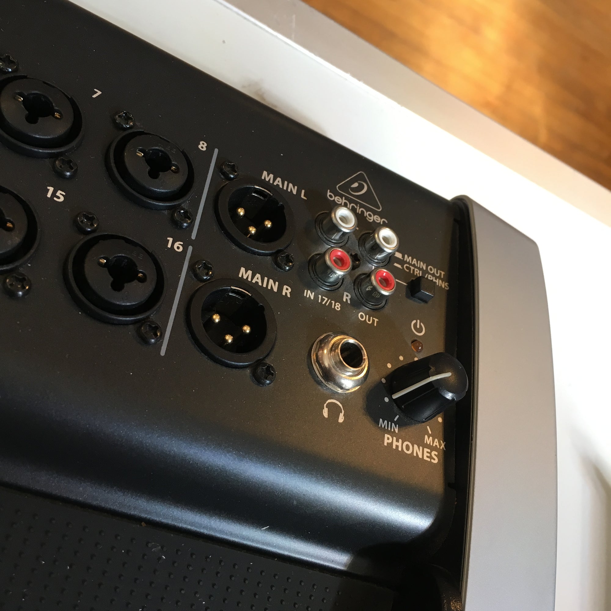 Behringer X18 XAIR Digital Mixer
