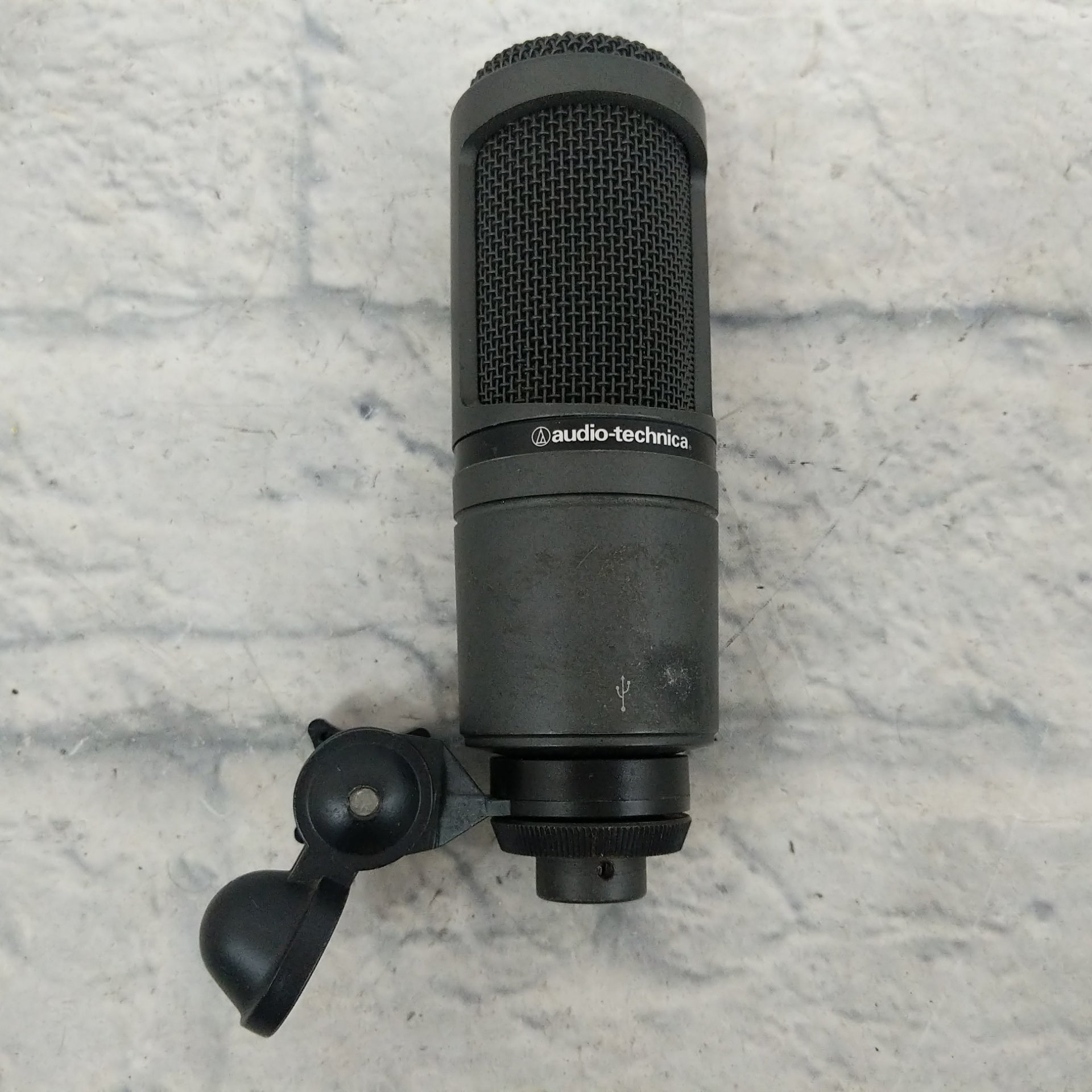 Audio-Technica AT2020 USB Condenser Microphone with Case