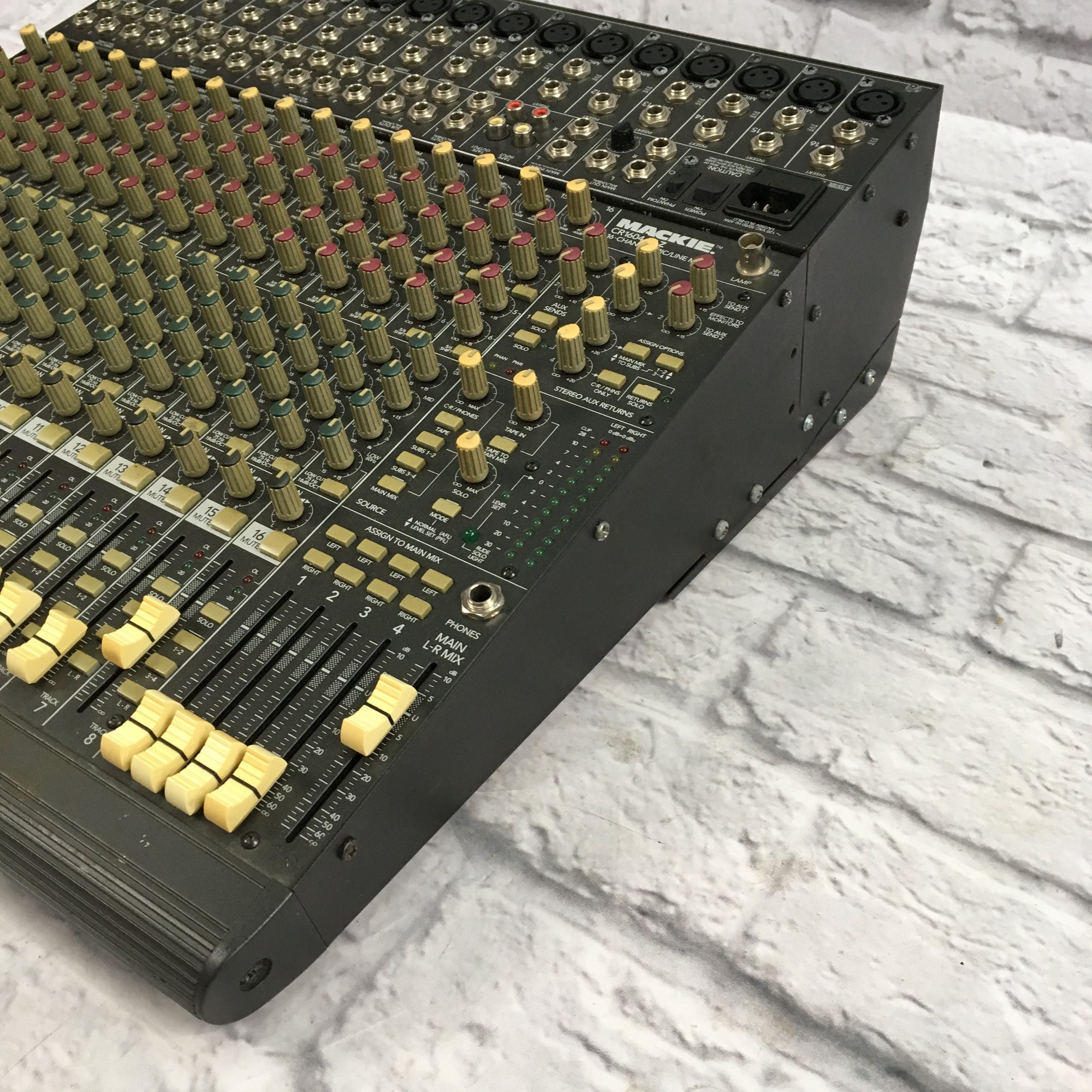 Mackie CR1604VLX 16 Channel Passive Mixer