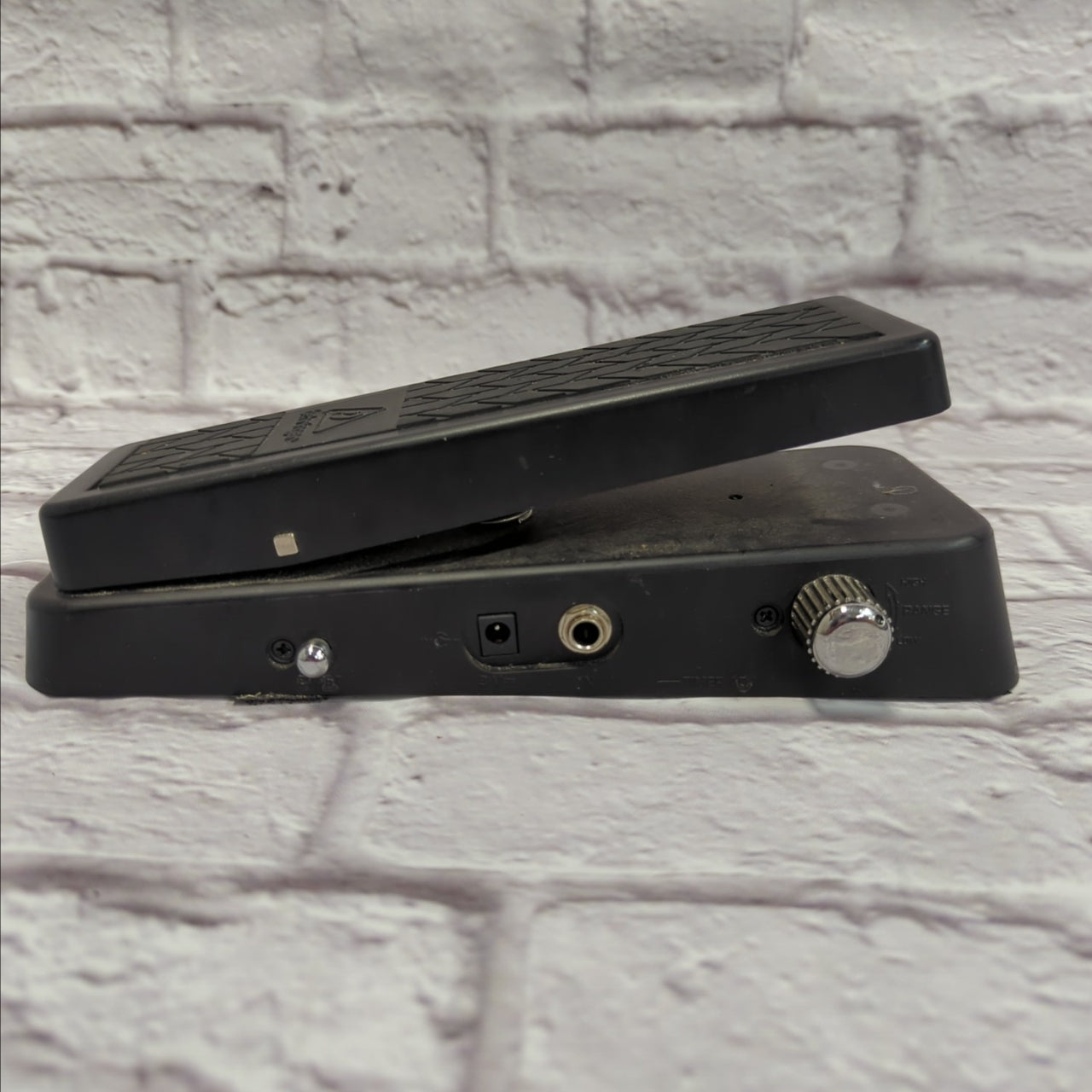 Behringer HB01 Hell Babe Wah Pedal