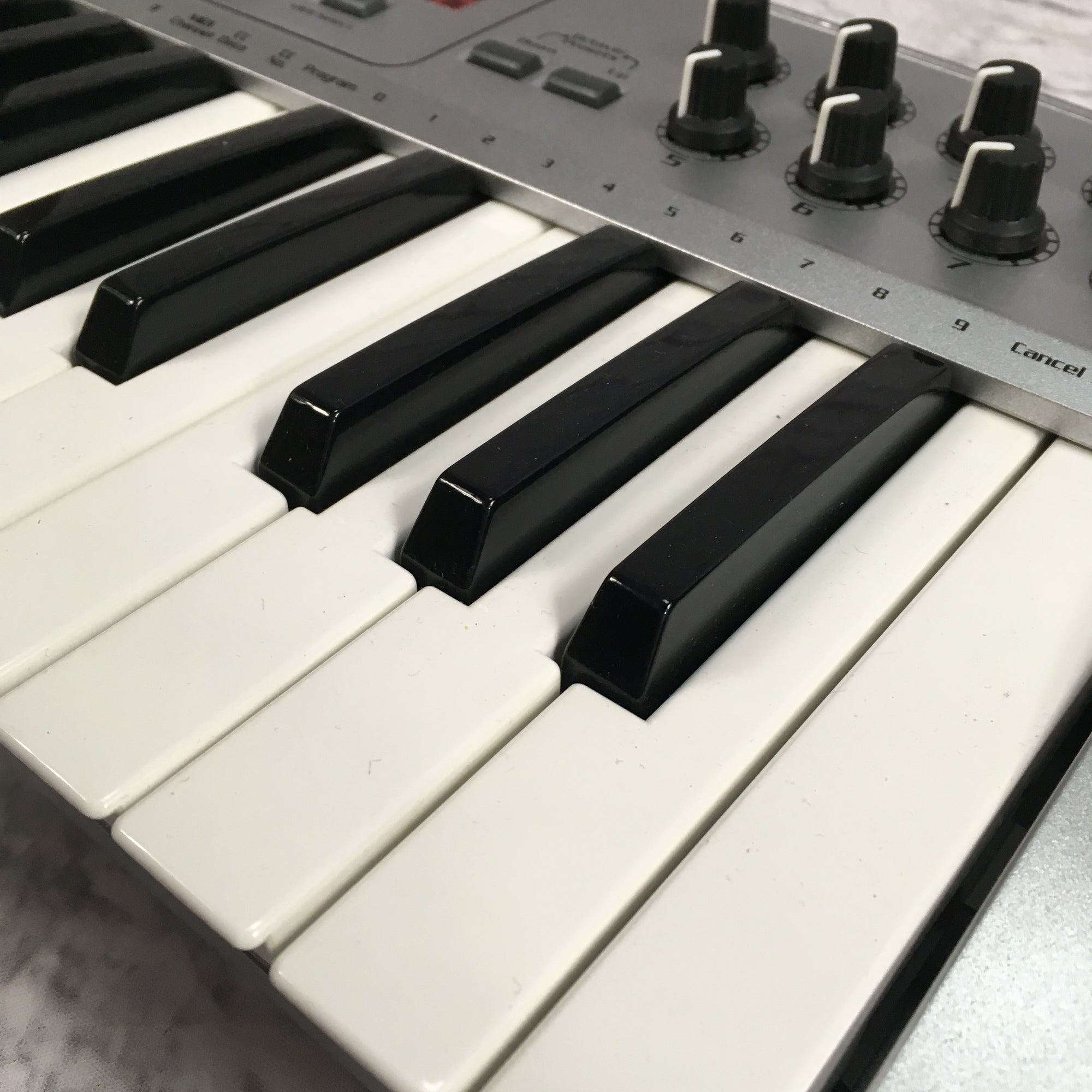 Midiman Oxygen 8 25 Key USB Midi Controller