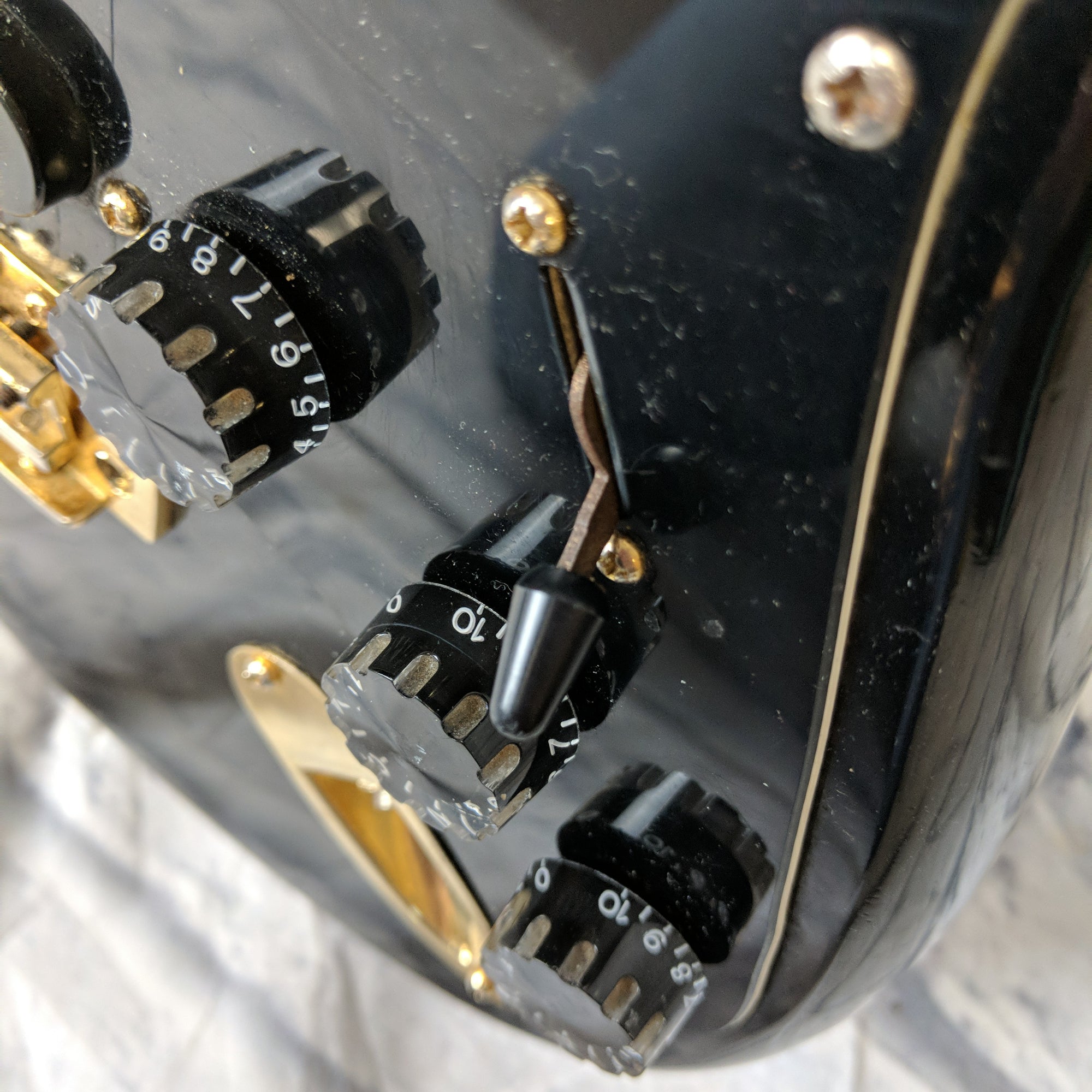 Harmony 80's Strat Style Electric Guitar