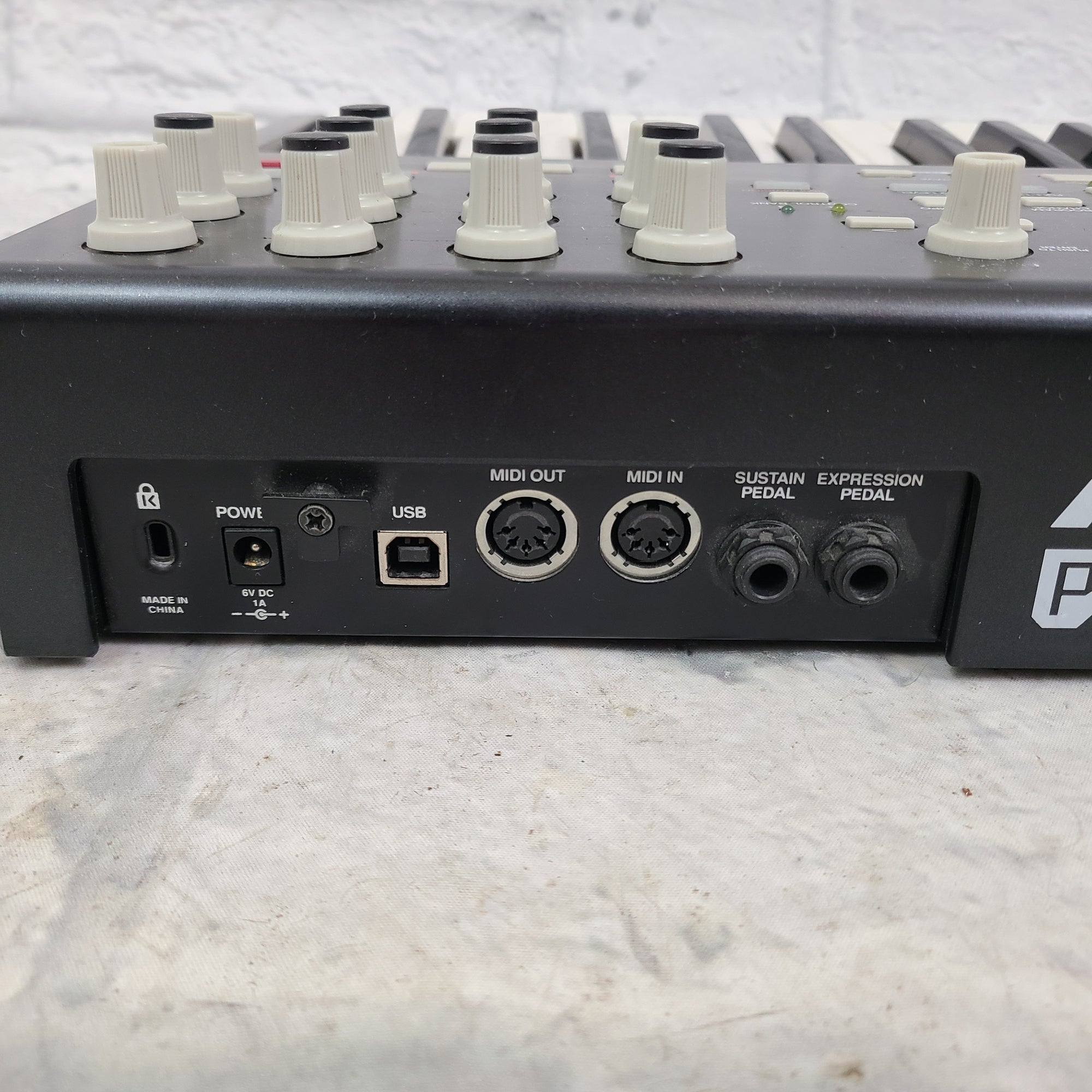 Akai MPK 25 Midi Controller