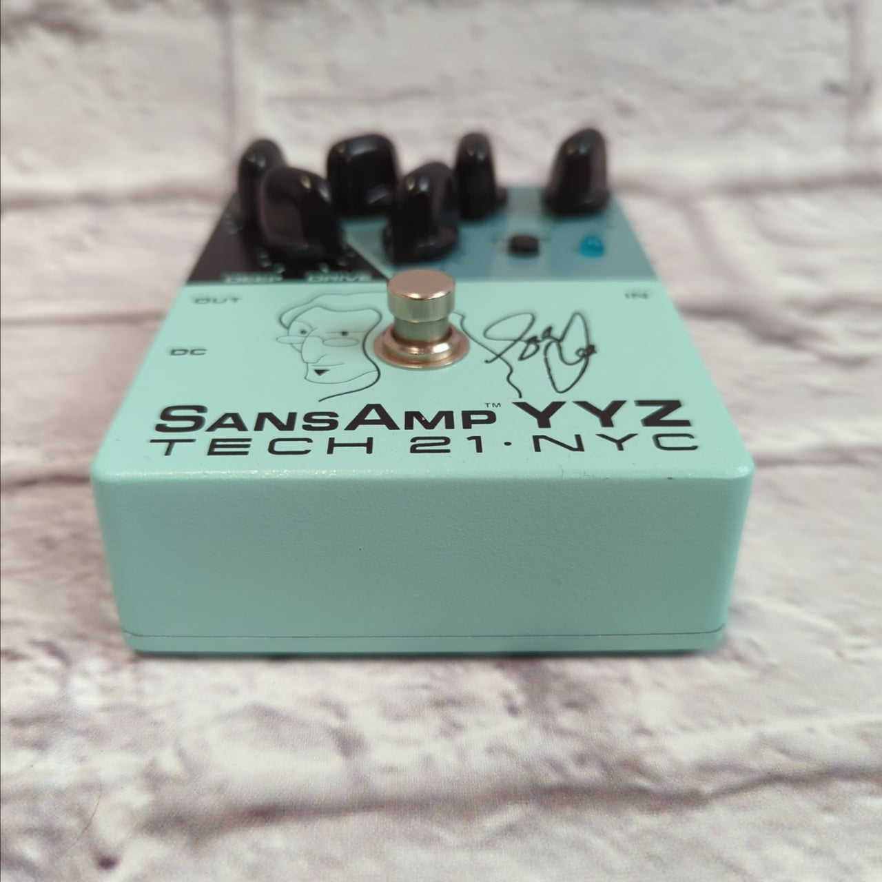 geddy lee bass pedals Tech 21 Geddy Lee Sansamp Bass DI Pedal