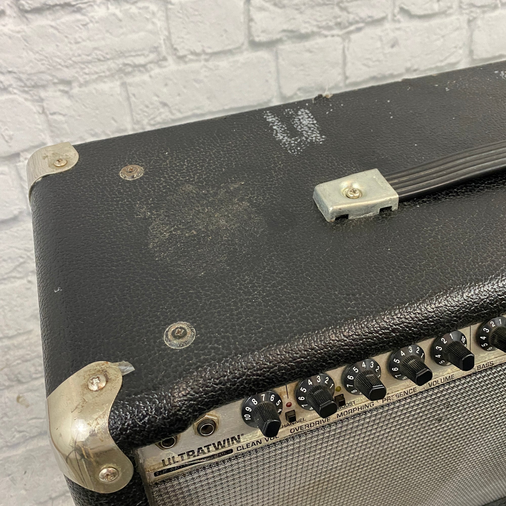 Behringer Ultratwin GX210 Guitar Combo Amp