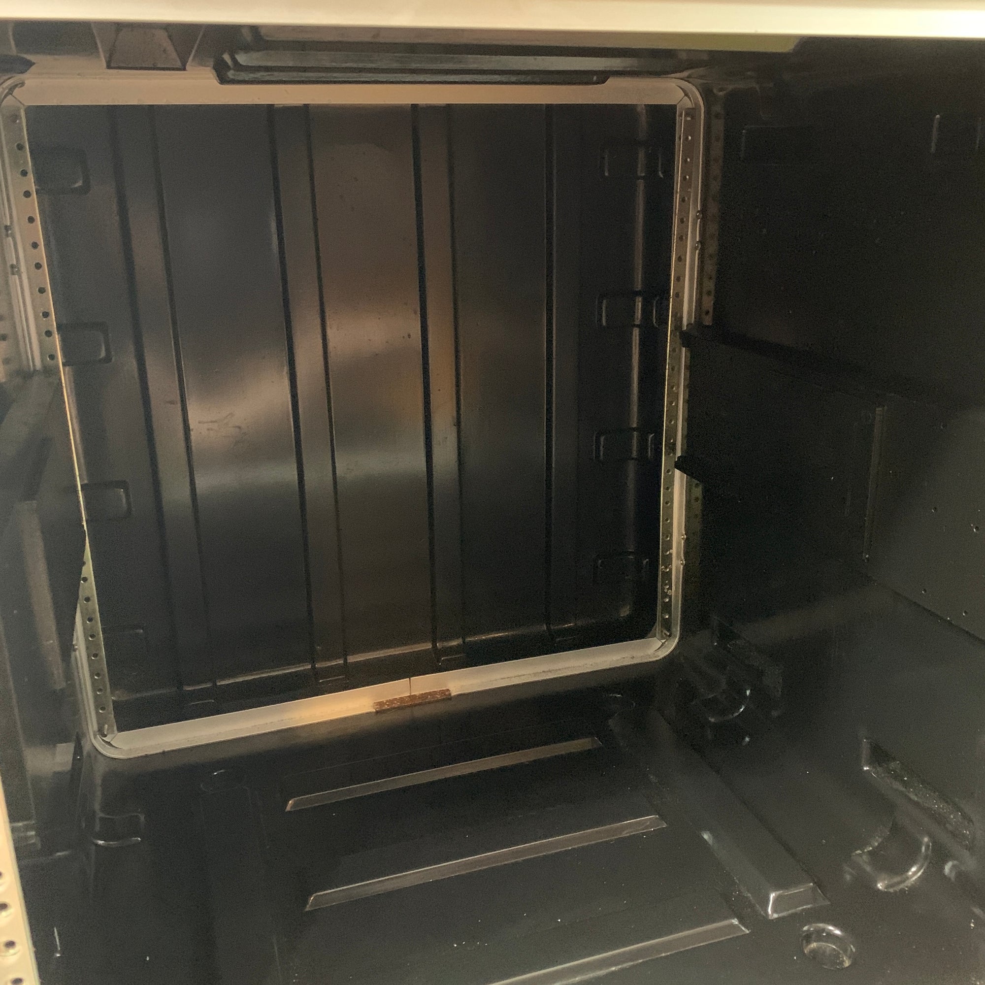 Global Source 10U Molded Rack Carrying Case