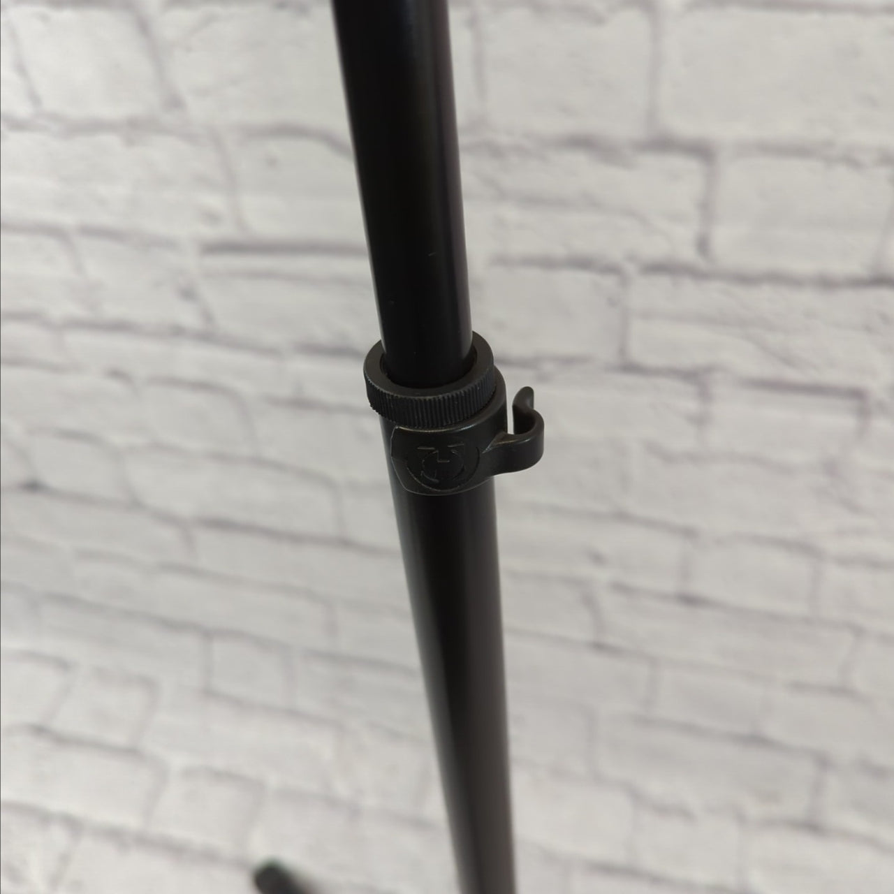 Hercules EZ Clutch Mic Stand