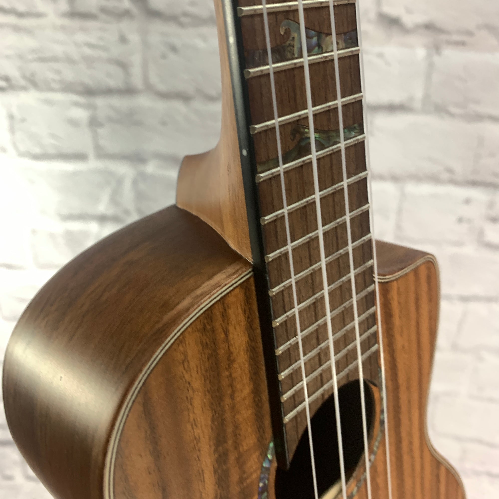 Luna HTC Koa Ukulele