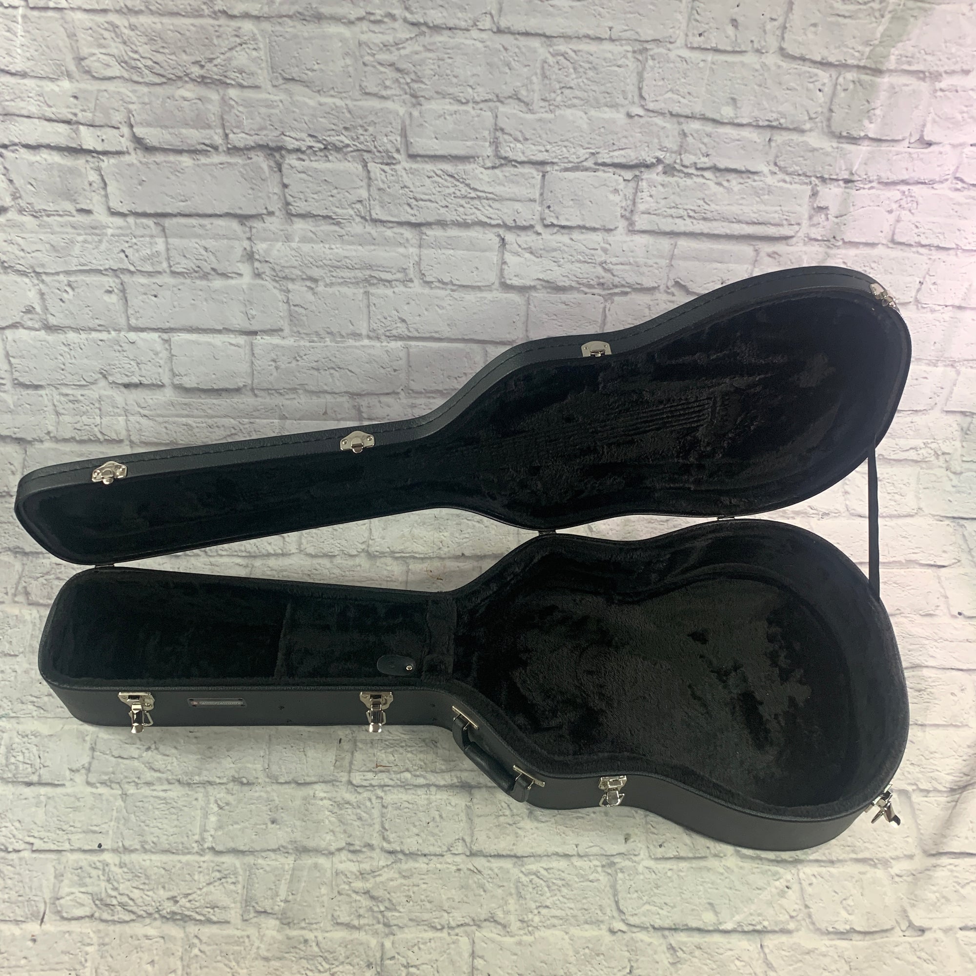 Road Runner Acoustic Guitar Hardshell Case Evolution Music