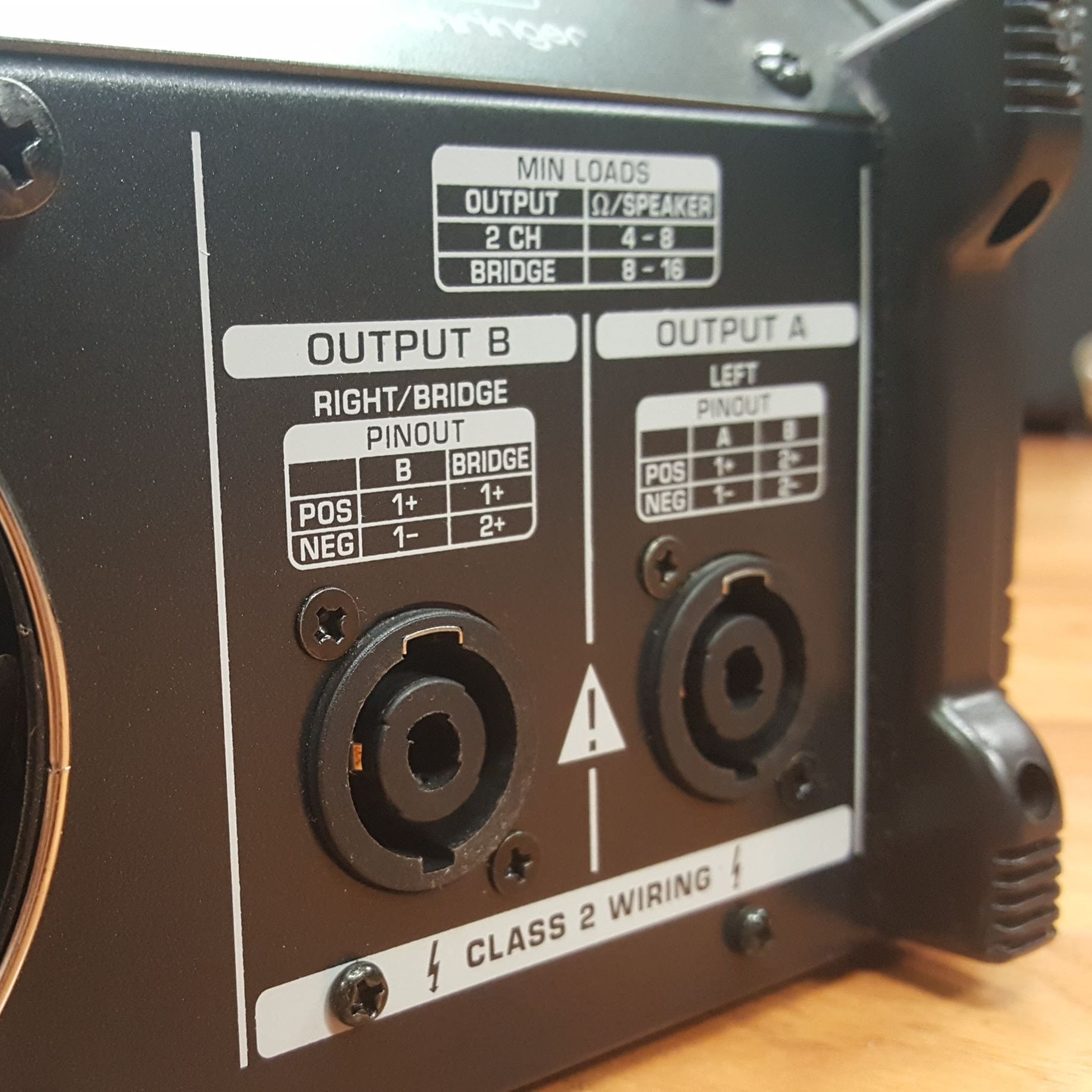 Behringer Europower PMP6000 Powered Mixer