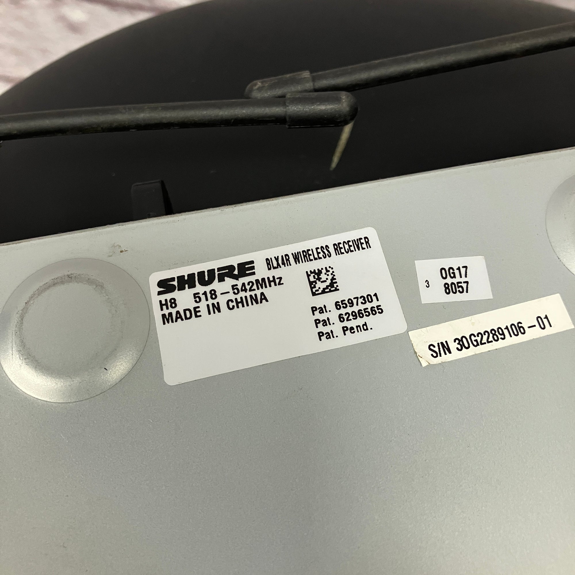 Shure BLX4R H8 518-542 MHz Wireless Receiver w/ pwr supply
