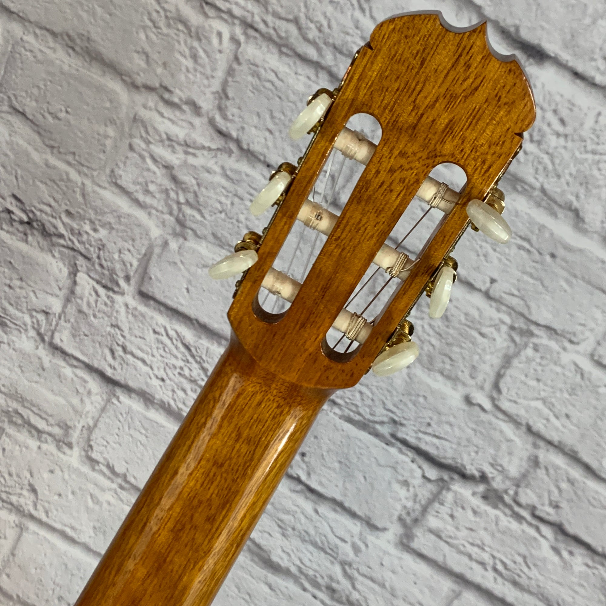 Dauphin Model 25 Classical Guitar