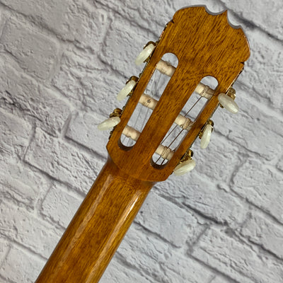Dauphin Model 25 Classical Guitar